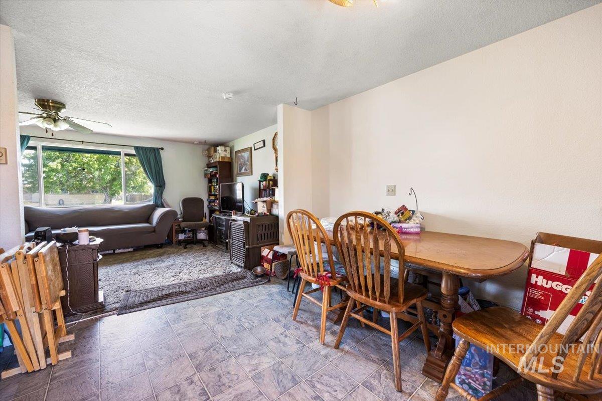 661 View Dr Property Photo 7