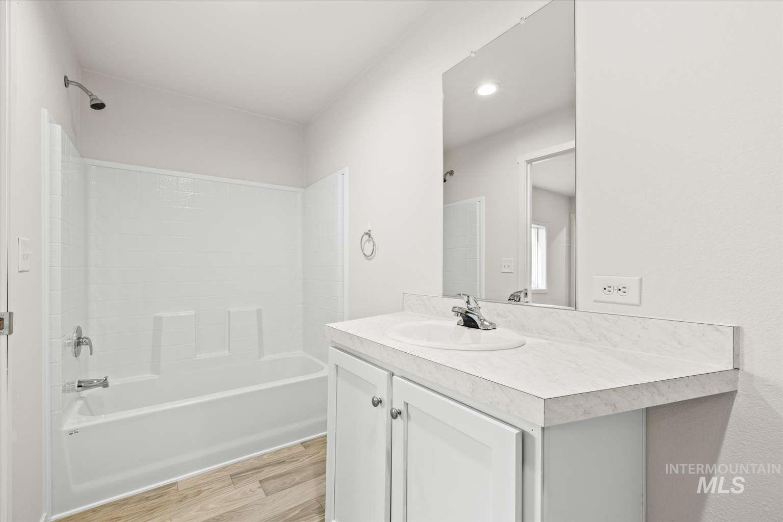 215 Dawn Dr Property Photo 14