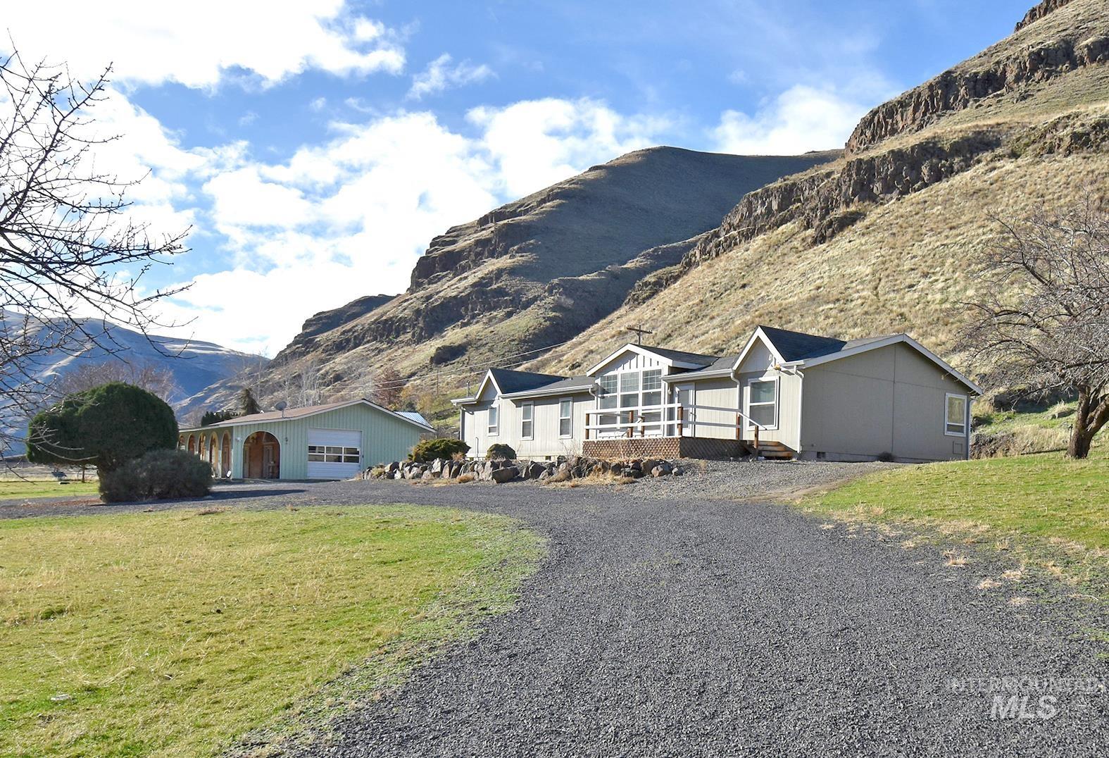 16186 Snake River Road Property Photo
