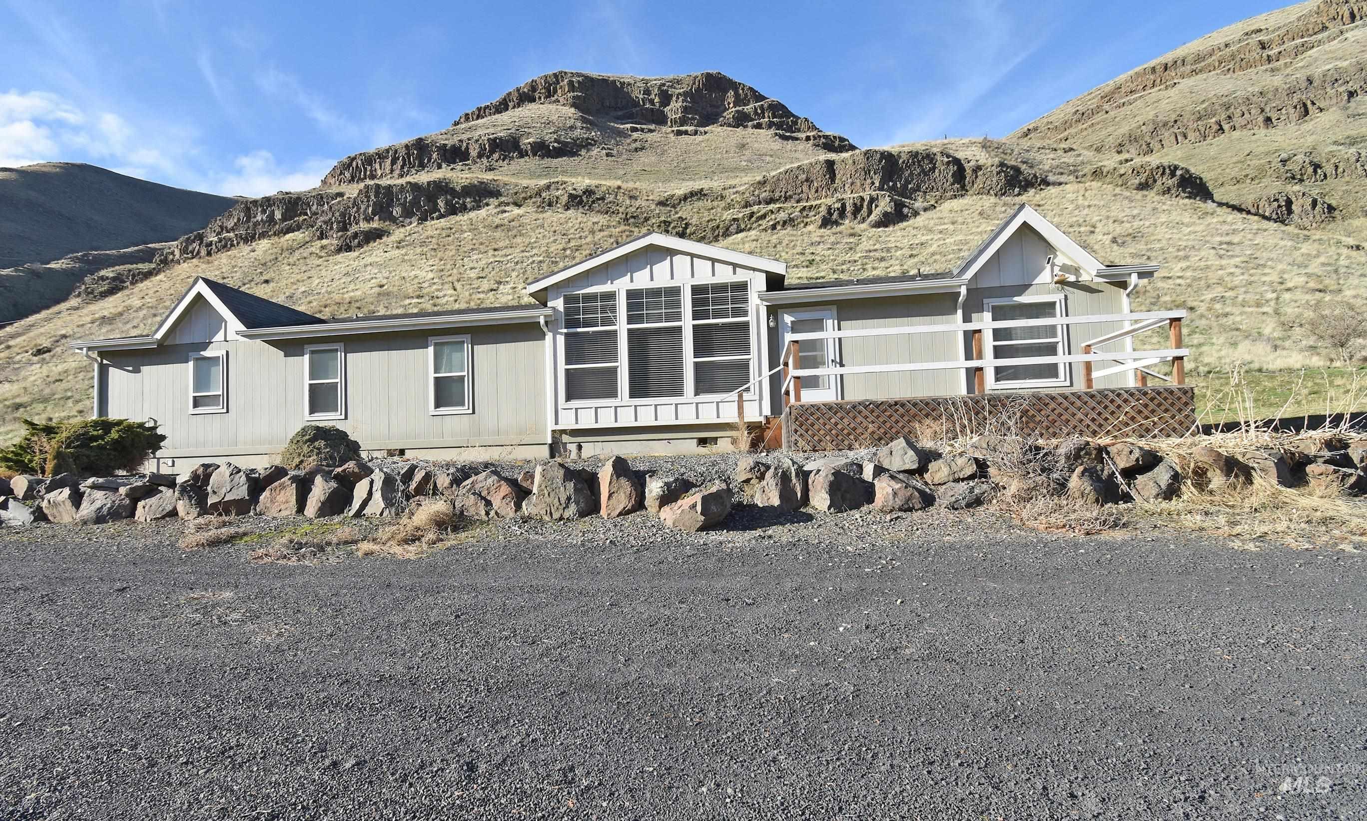 16186 Snake River Road Property Photo 2