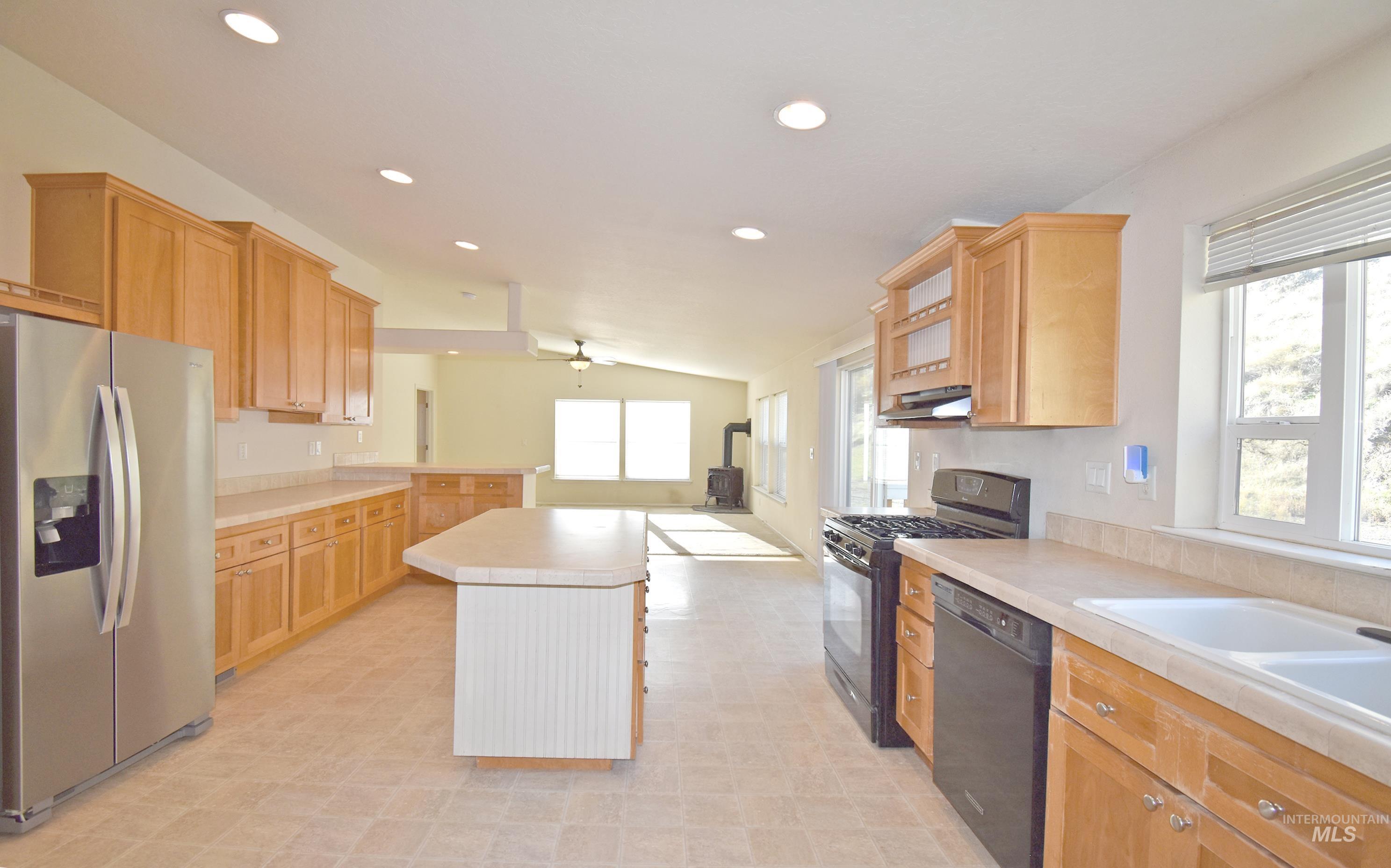 16186 Snake River Road Property Photo 7