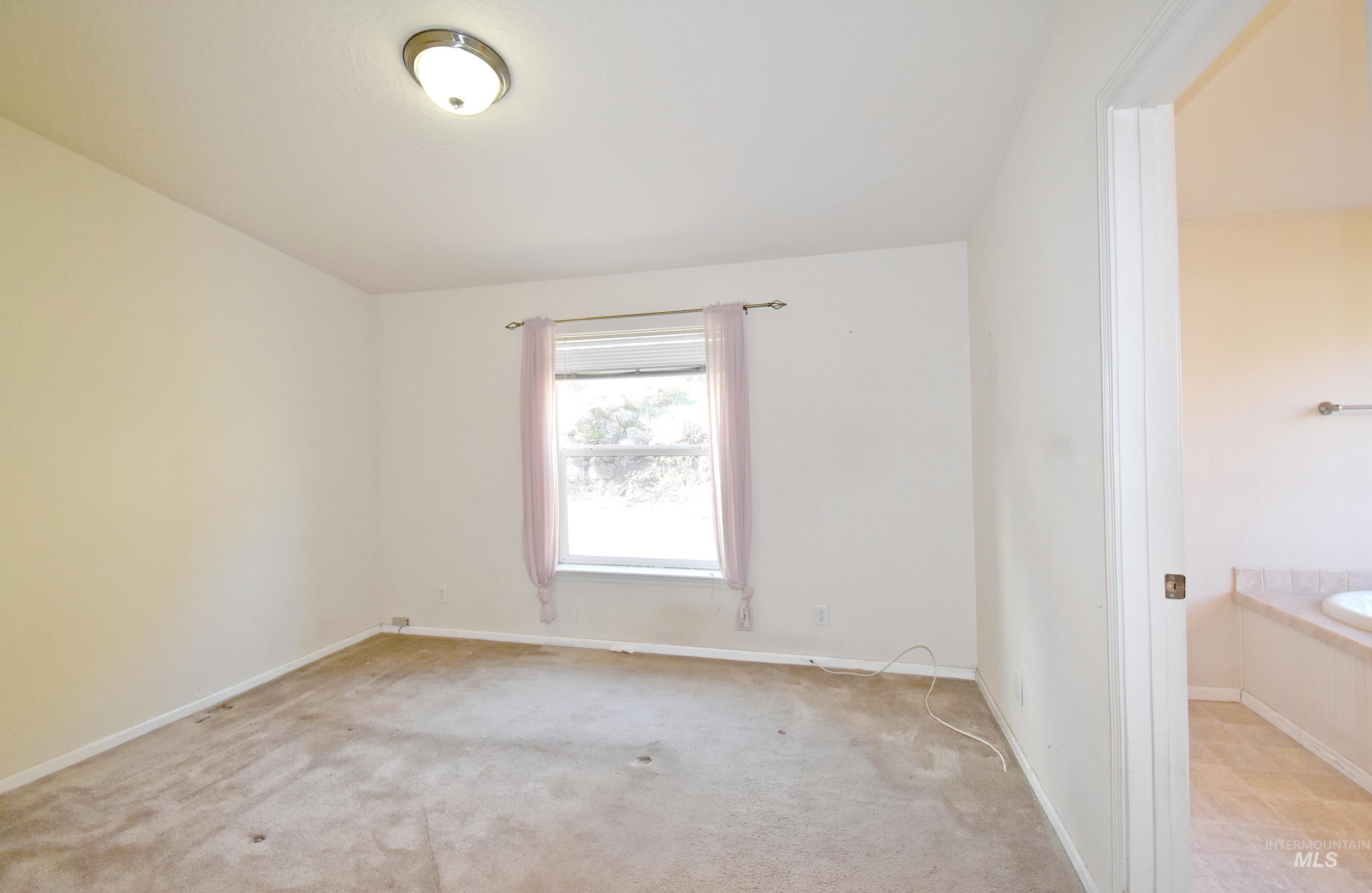 16186 Snake River Road Property Photo 28