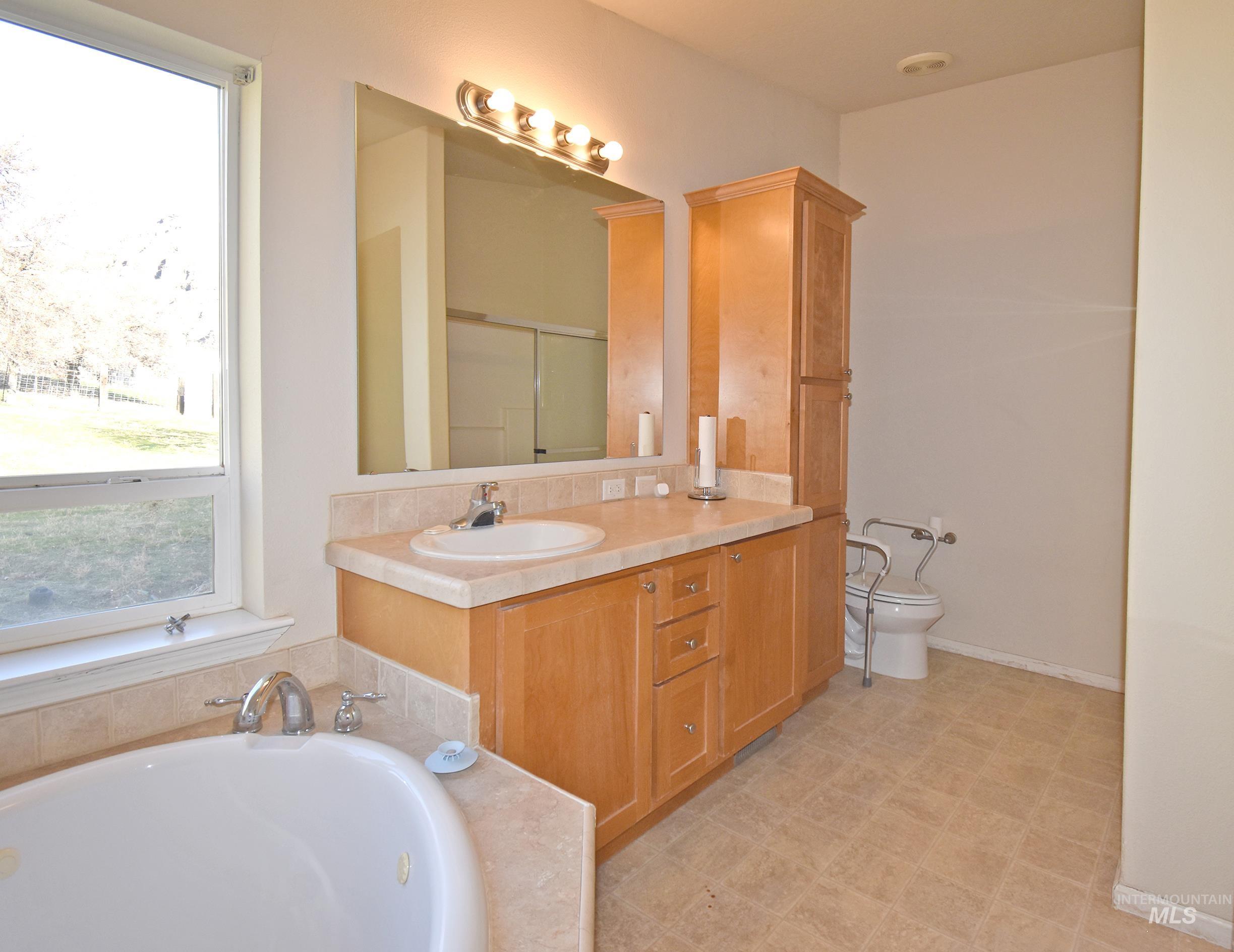 16186 Snake River Road Property Photo 29