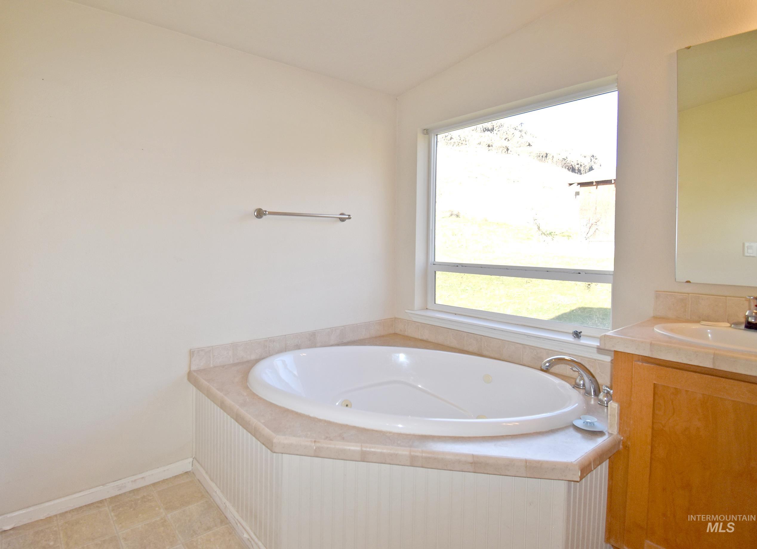 16186 Snake River Road Property Photo 30