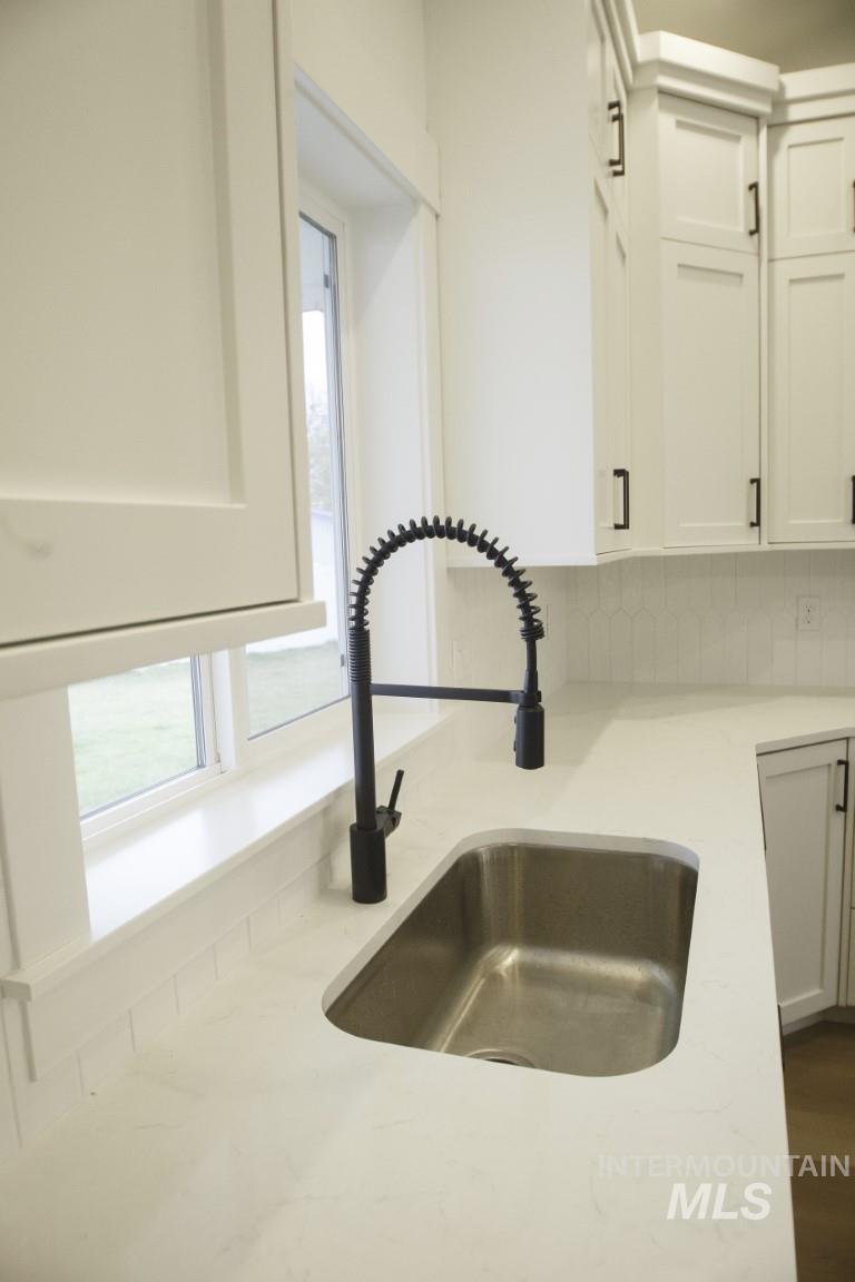 2549 Jane Ct Property Photo 3