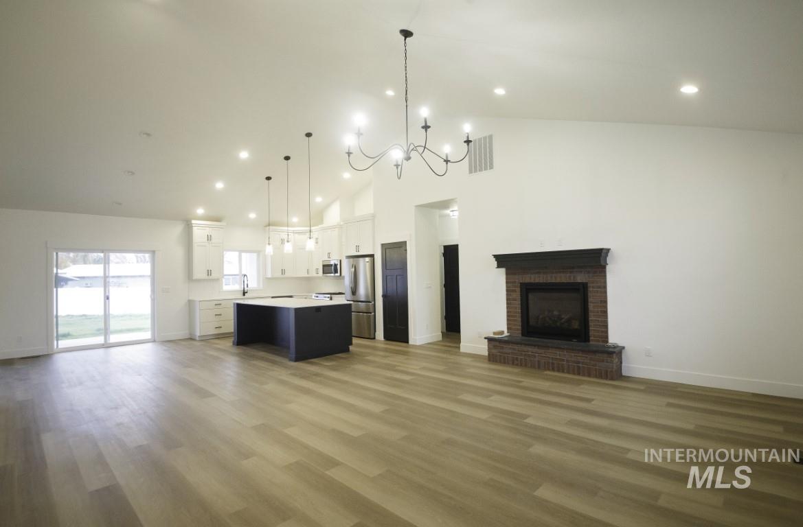 2549 Jane Ct Property Photo 4