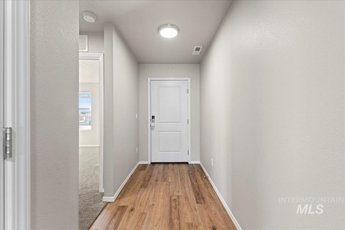 900 Sw Lago St Property Photo 3
