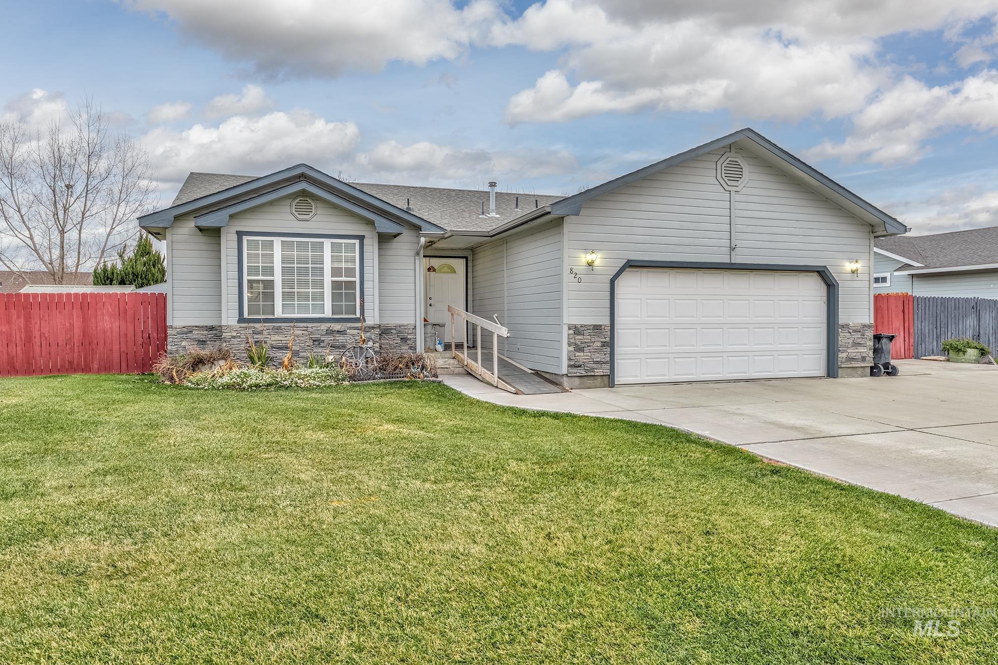 820 14th St. N Property Photo
