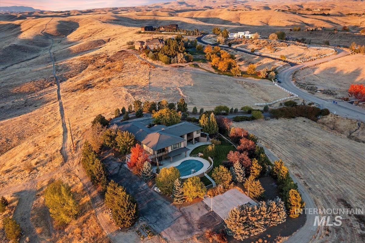 4831 N Skyline Property Photo