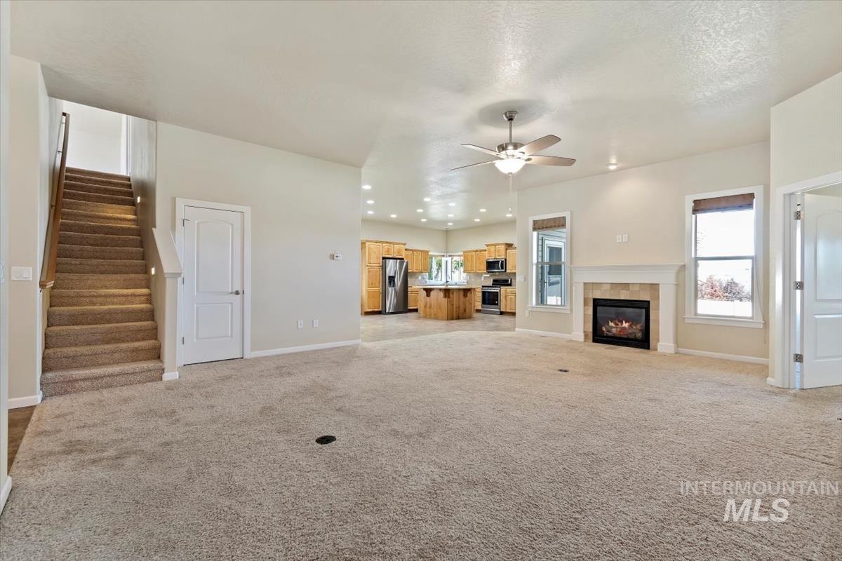 420 Rothbury Dr. Property Photo 4