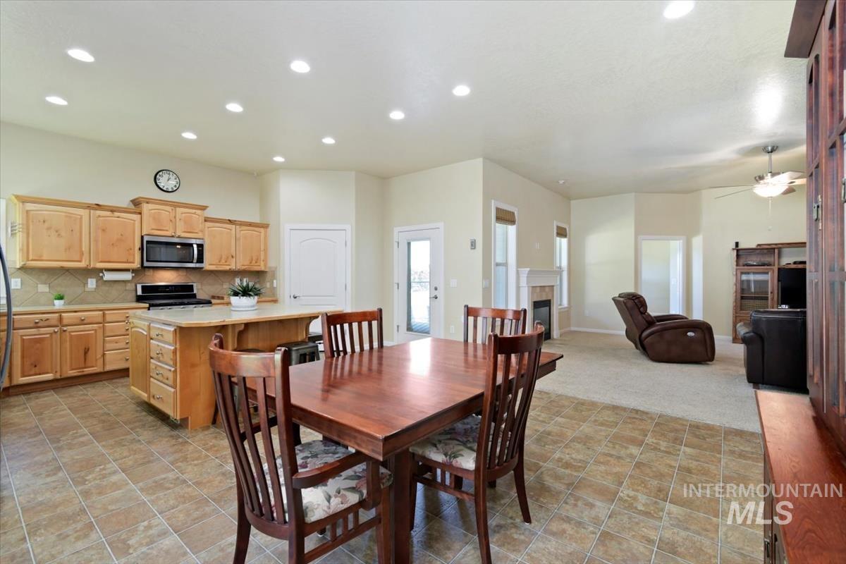 420 Rothbury Dr. Property Photo 12