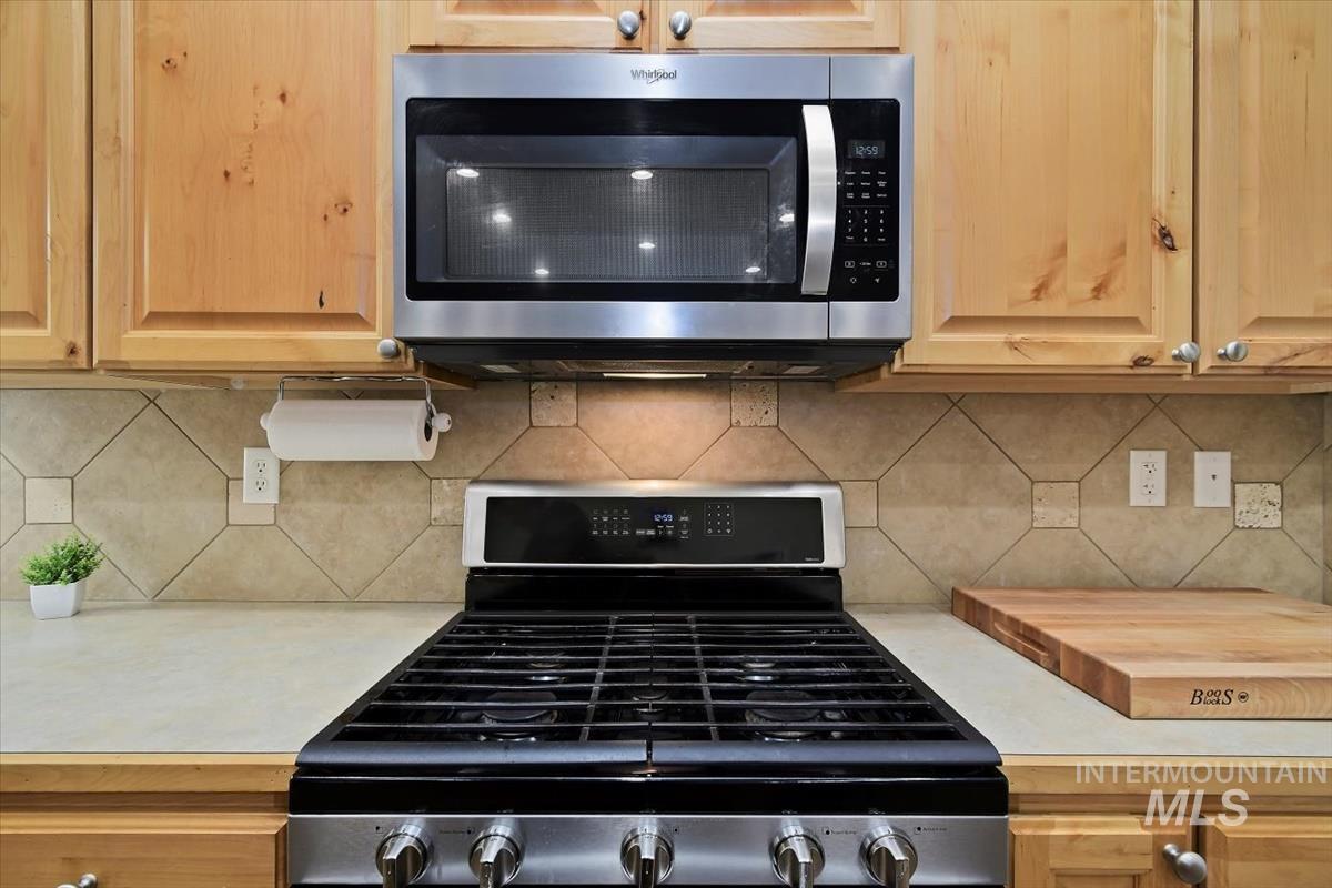 420 Rothbury Dr. Property Photo 14