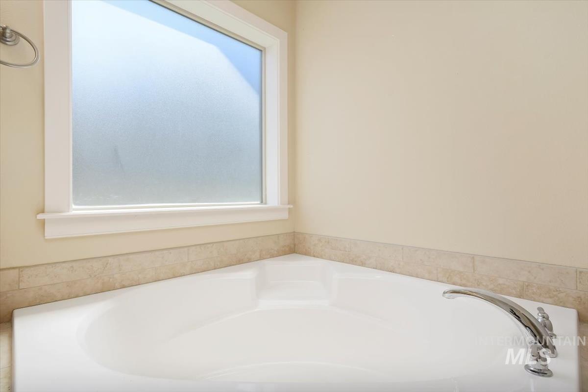 420 Rothbury Dr. Property Photo 18