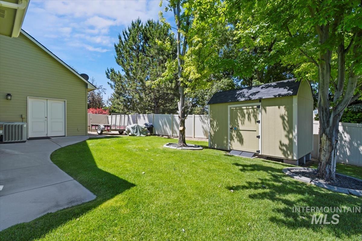 420 Rothbury Dr. Property Photo 33