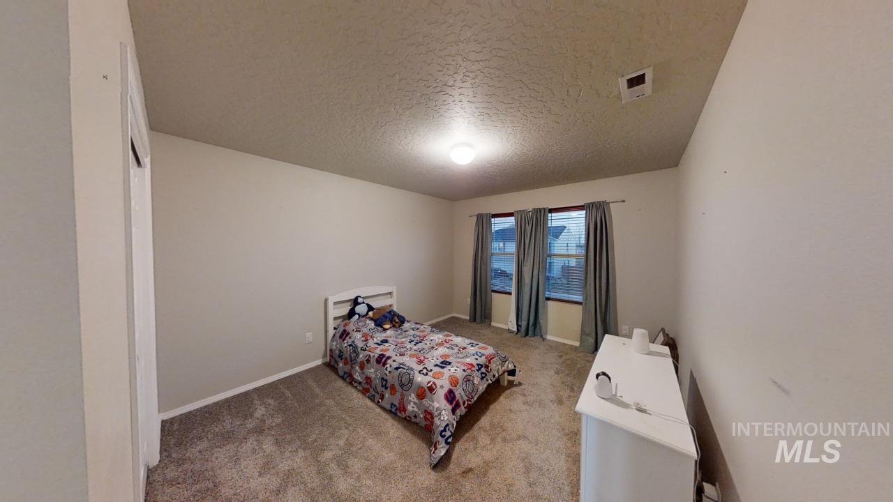 12880 Adelaide St Property Photo 24
