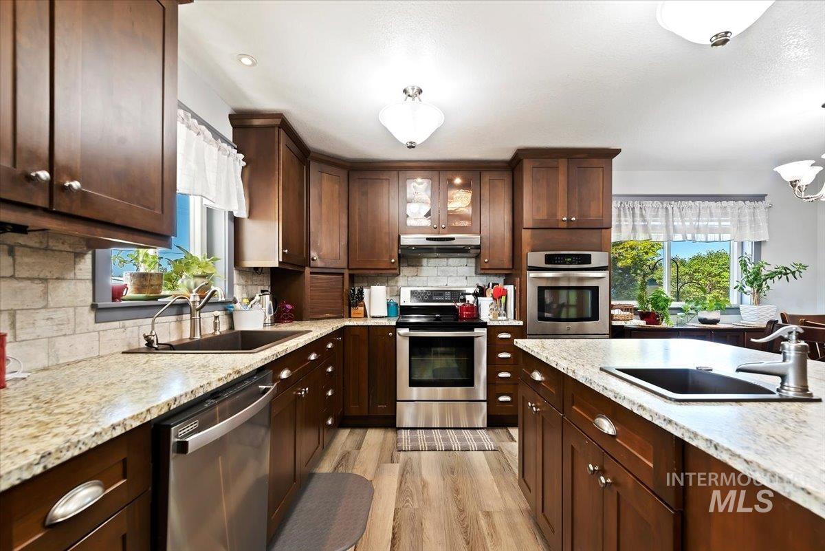 6926 Highway 44 Property Photo 10