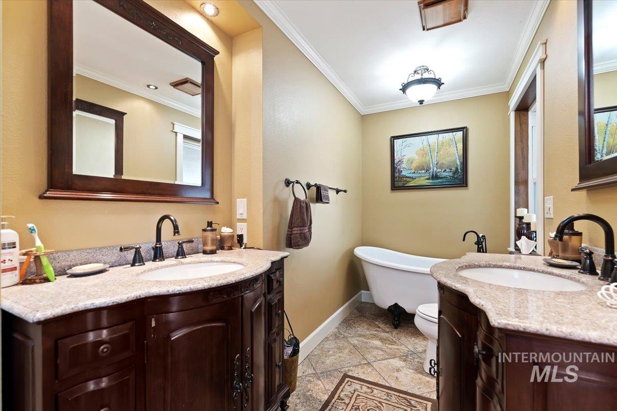 6926 Highway 44 Property Photo 15