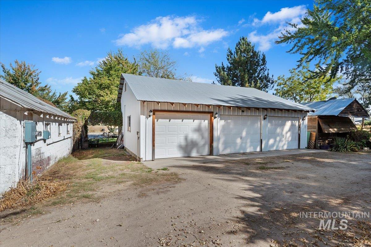 6926 Highway 44 Property Photo 37