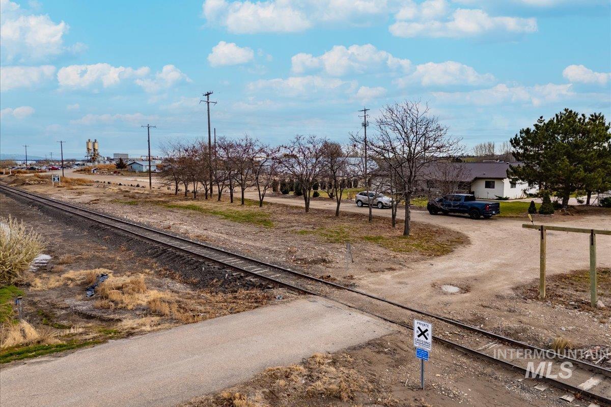 20201 Simplot Blvd Property Photo 4