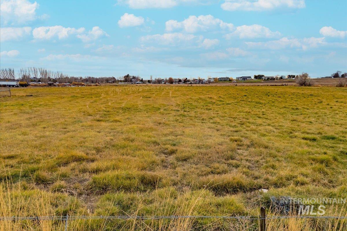 20201 Simplot Blvd Property Photo 12