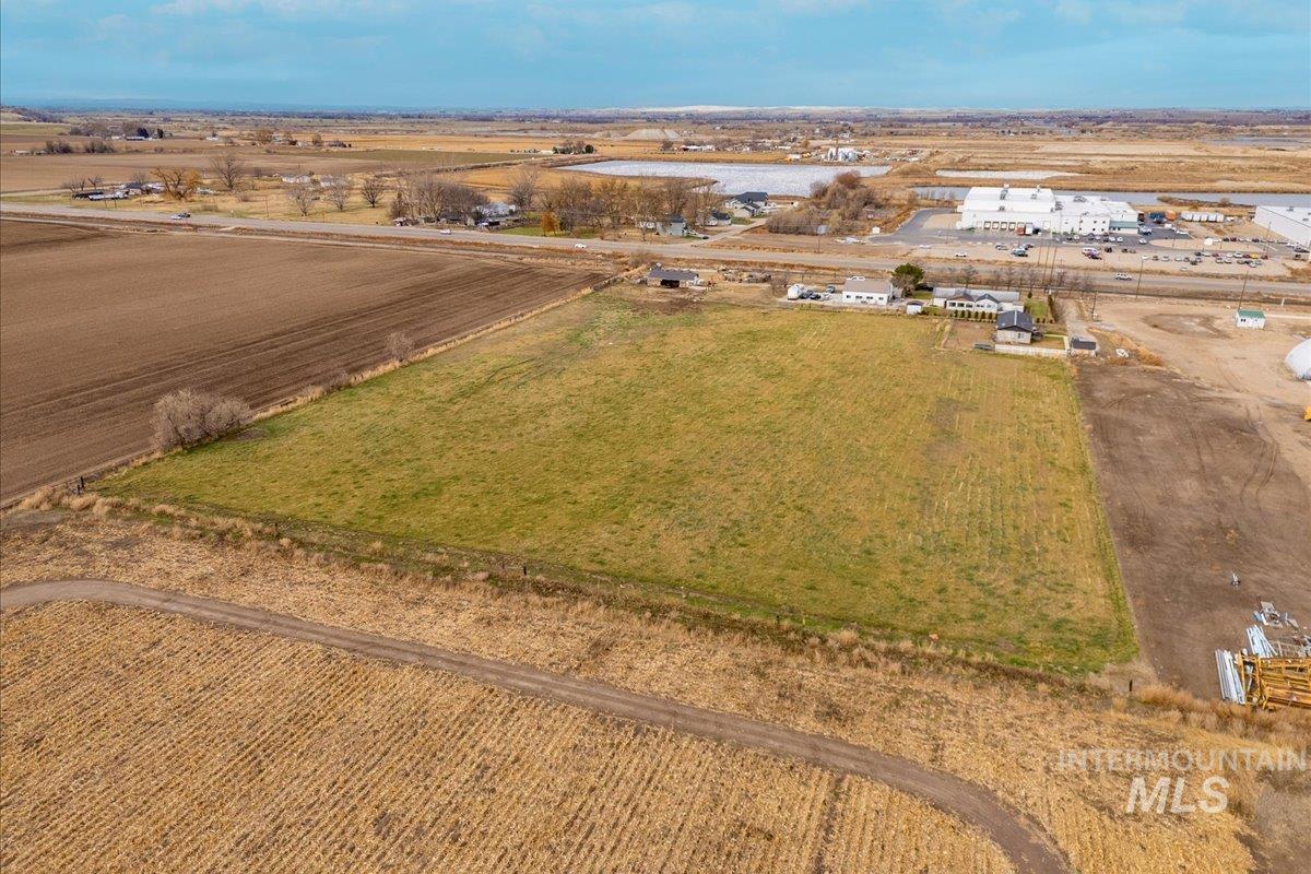20201 Simplot Blvd Property Photo 14