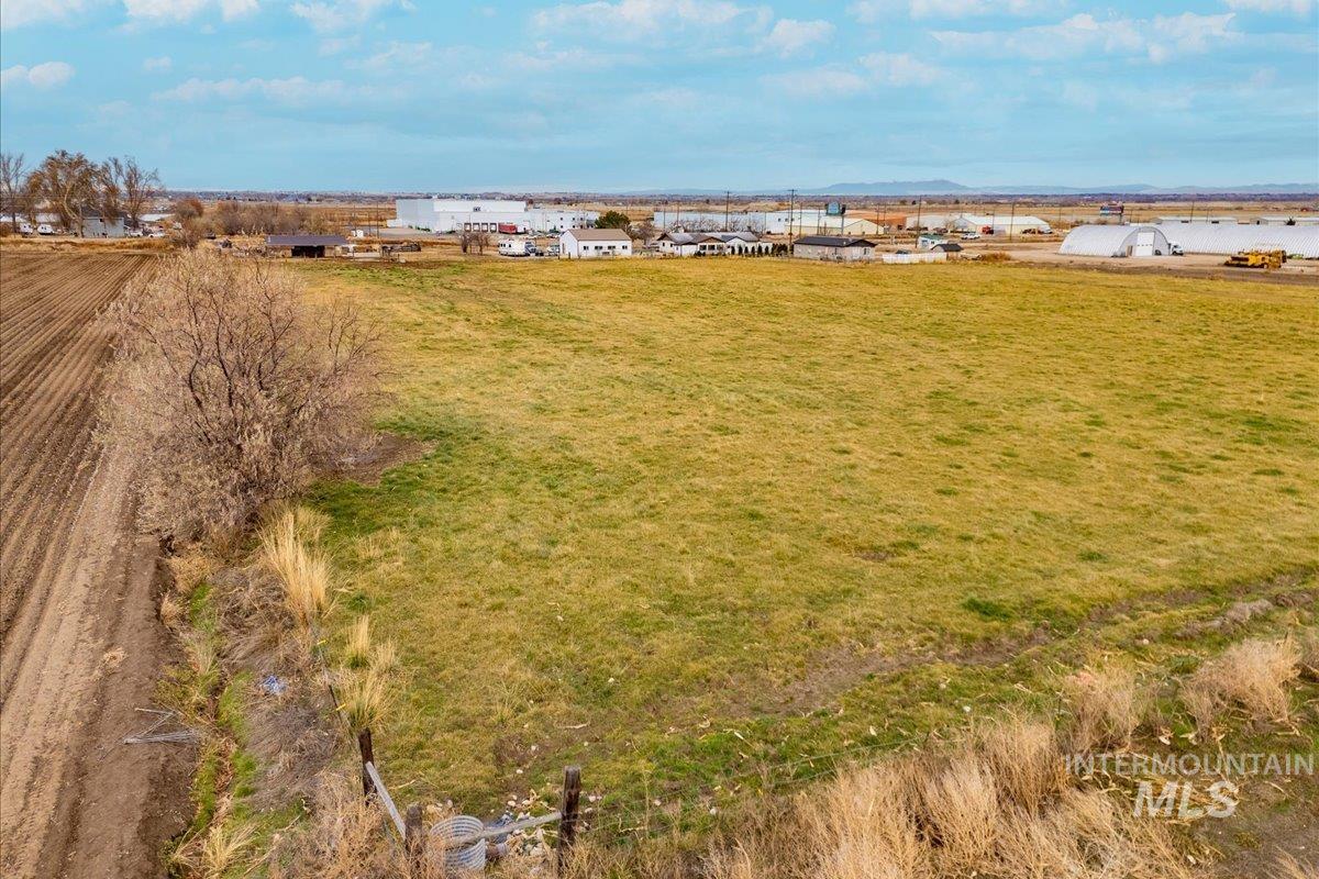 20201 Simplot Blvd Property Photo 15