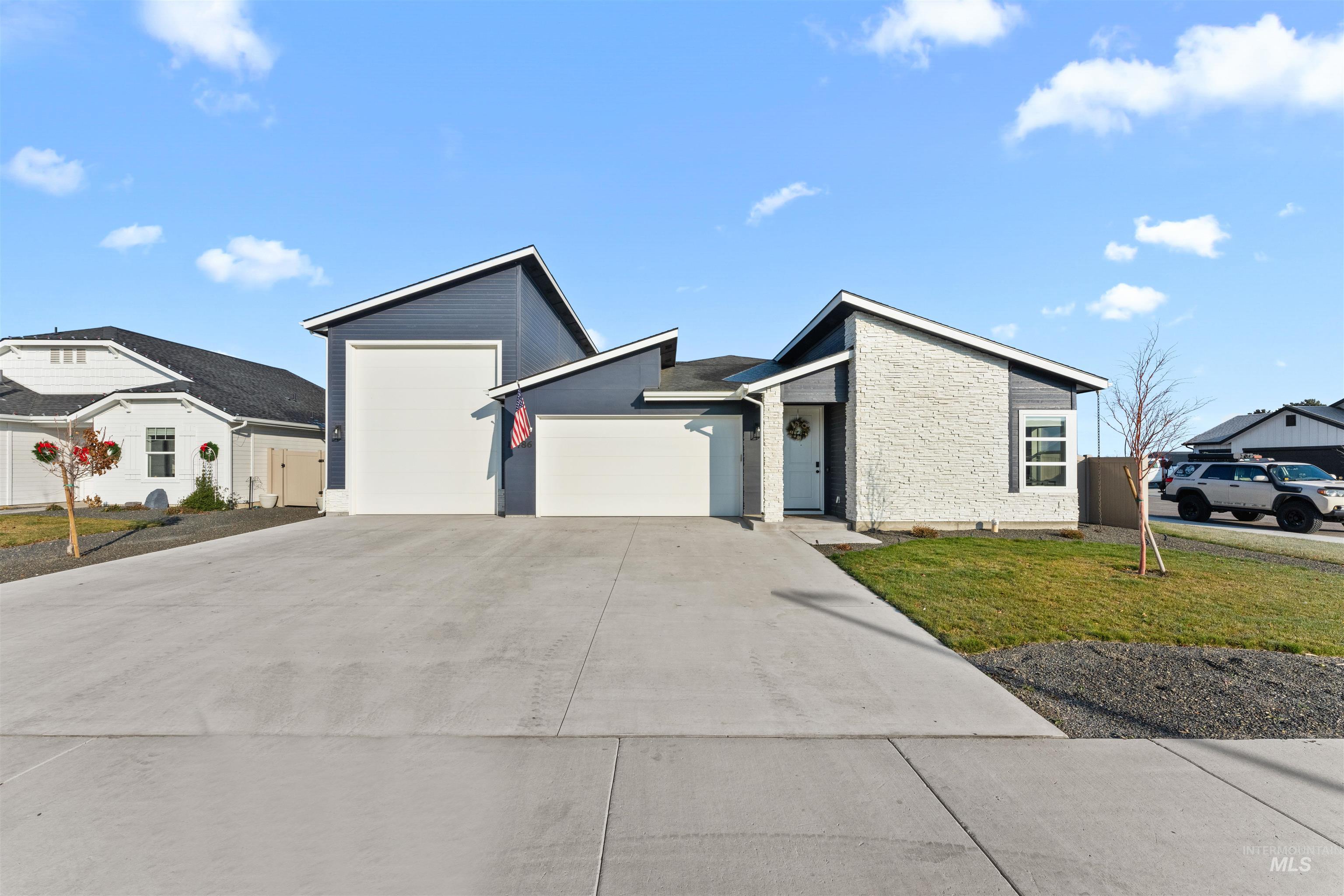 11486 W Trooper St. Property Photo 1