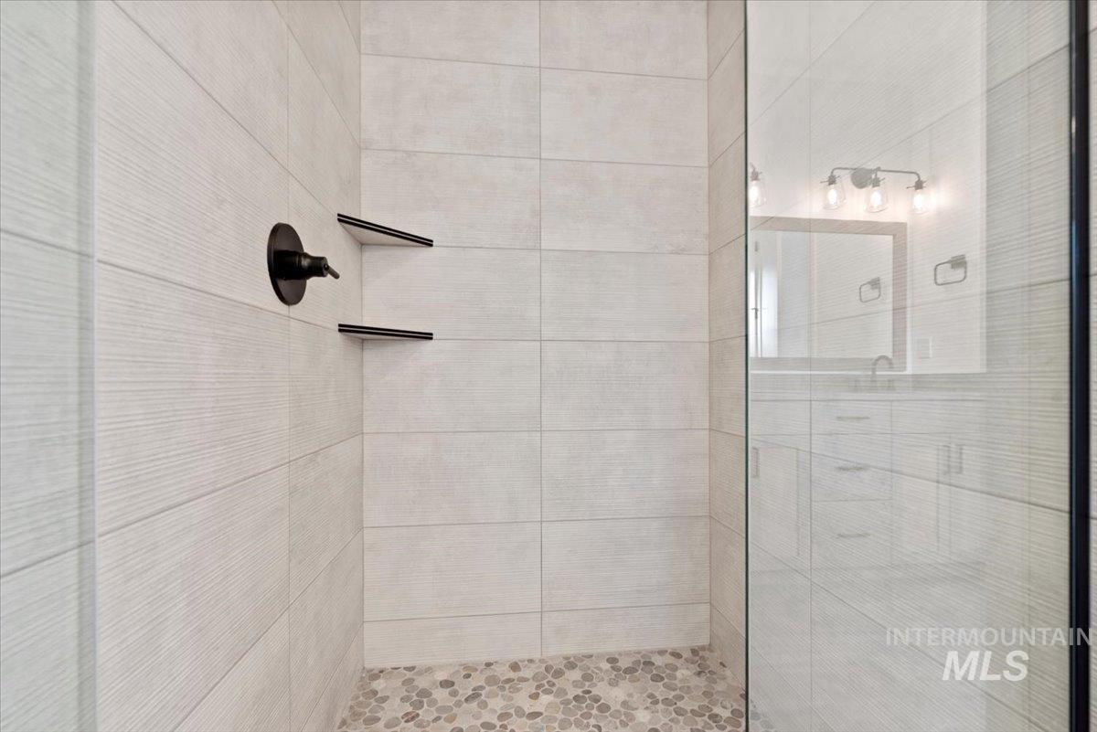669 N Hiltonhead Way Property Photo 14