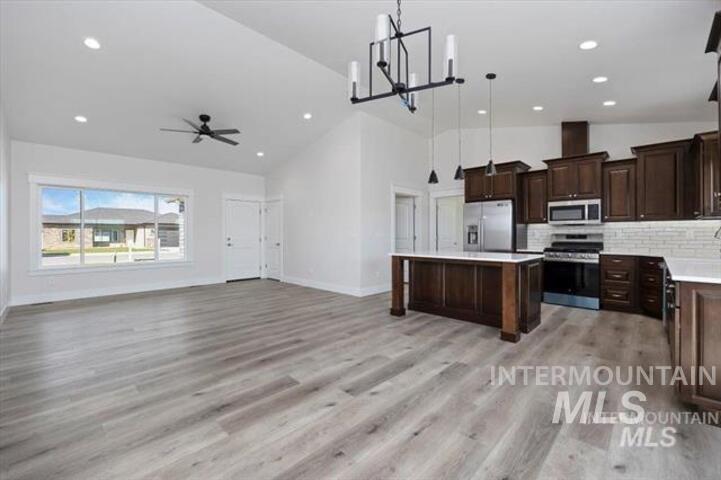 1445 Zephlyn St. Property Photo 8