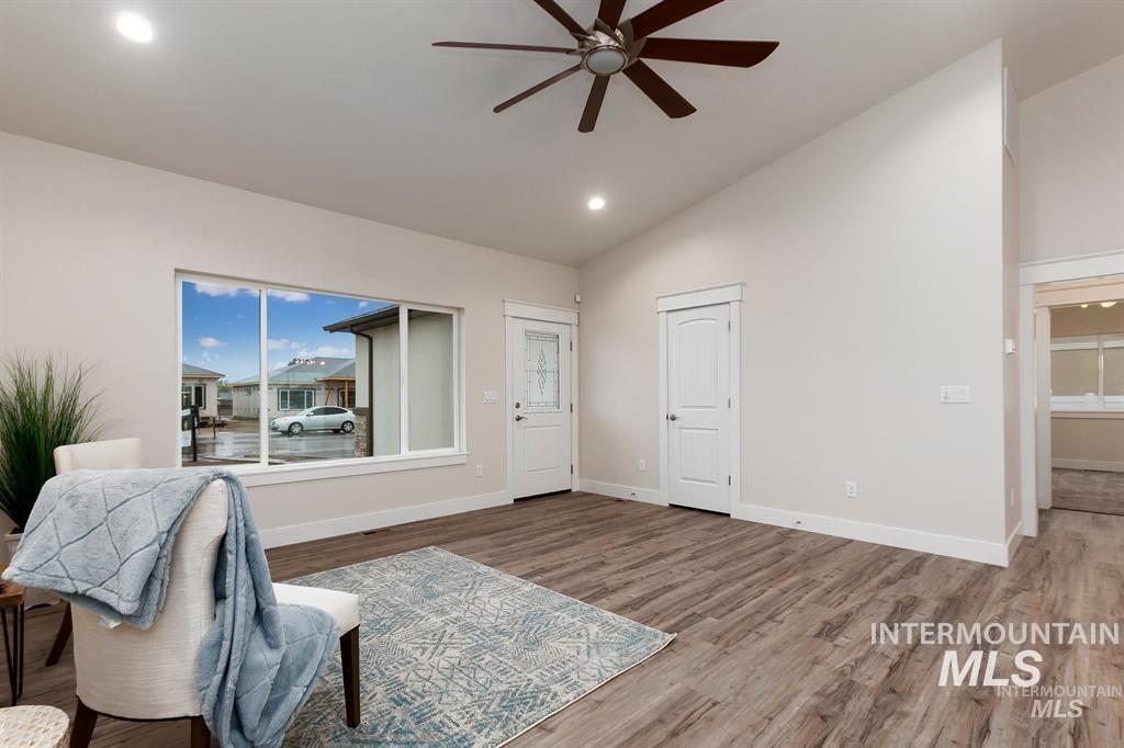1459 Zephlyn St Property Photo 4