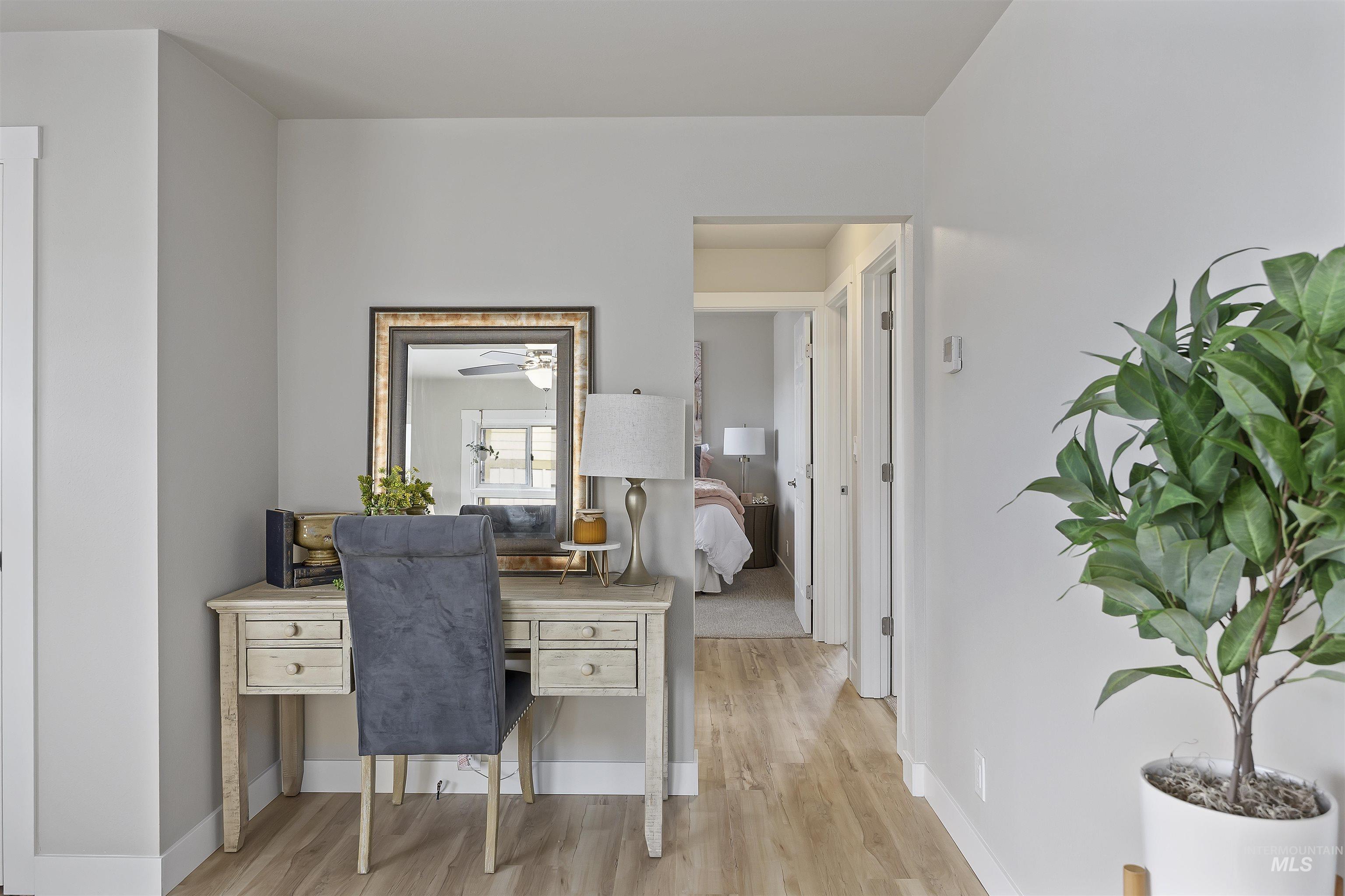 489 W Borah Ave Property Photo 8