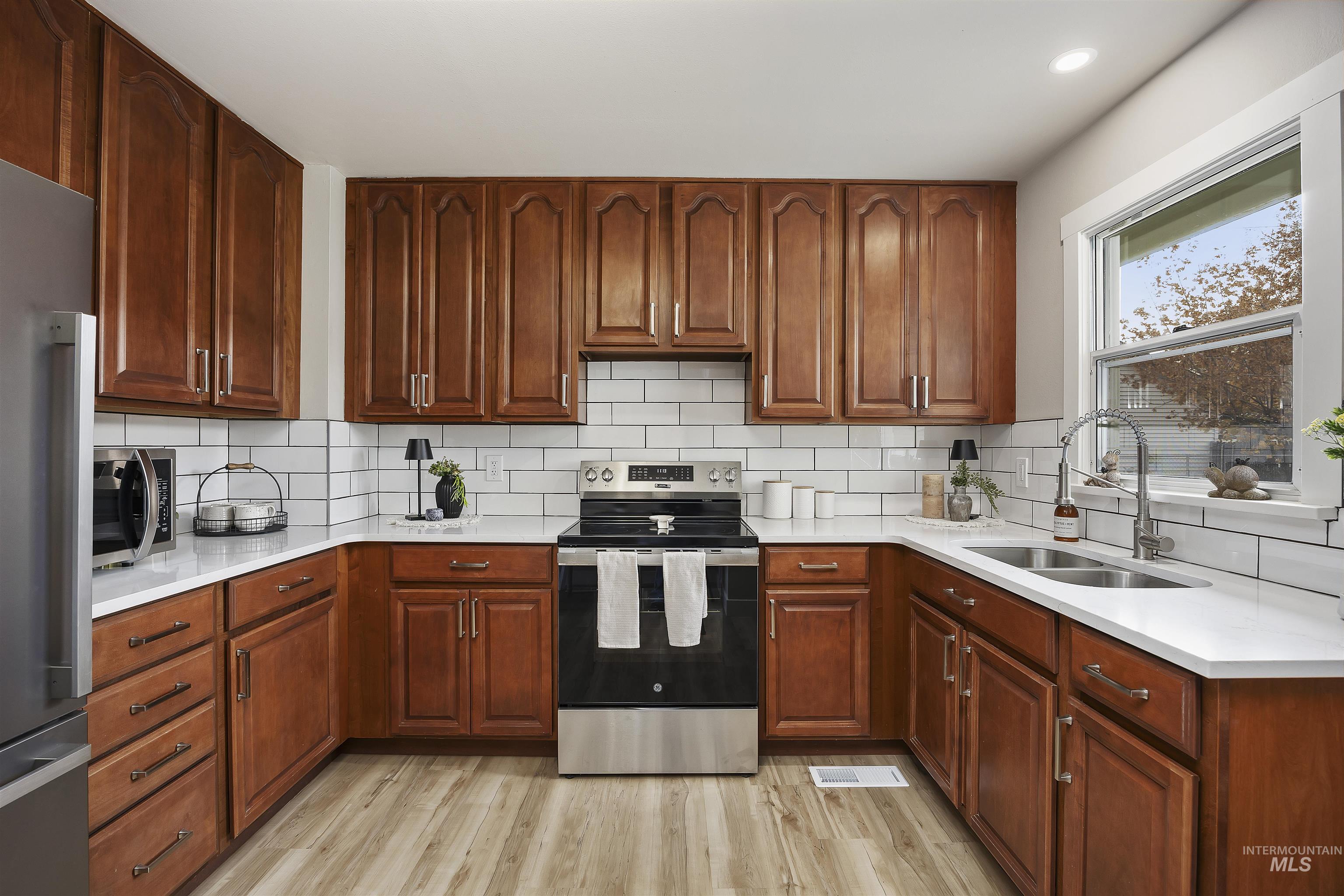 489 W Borah Ave Property Photo 13