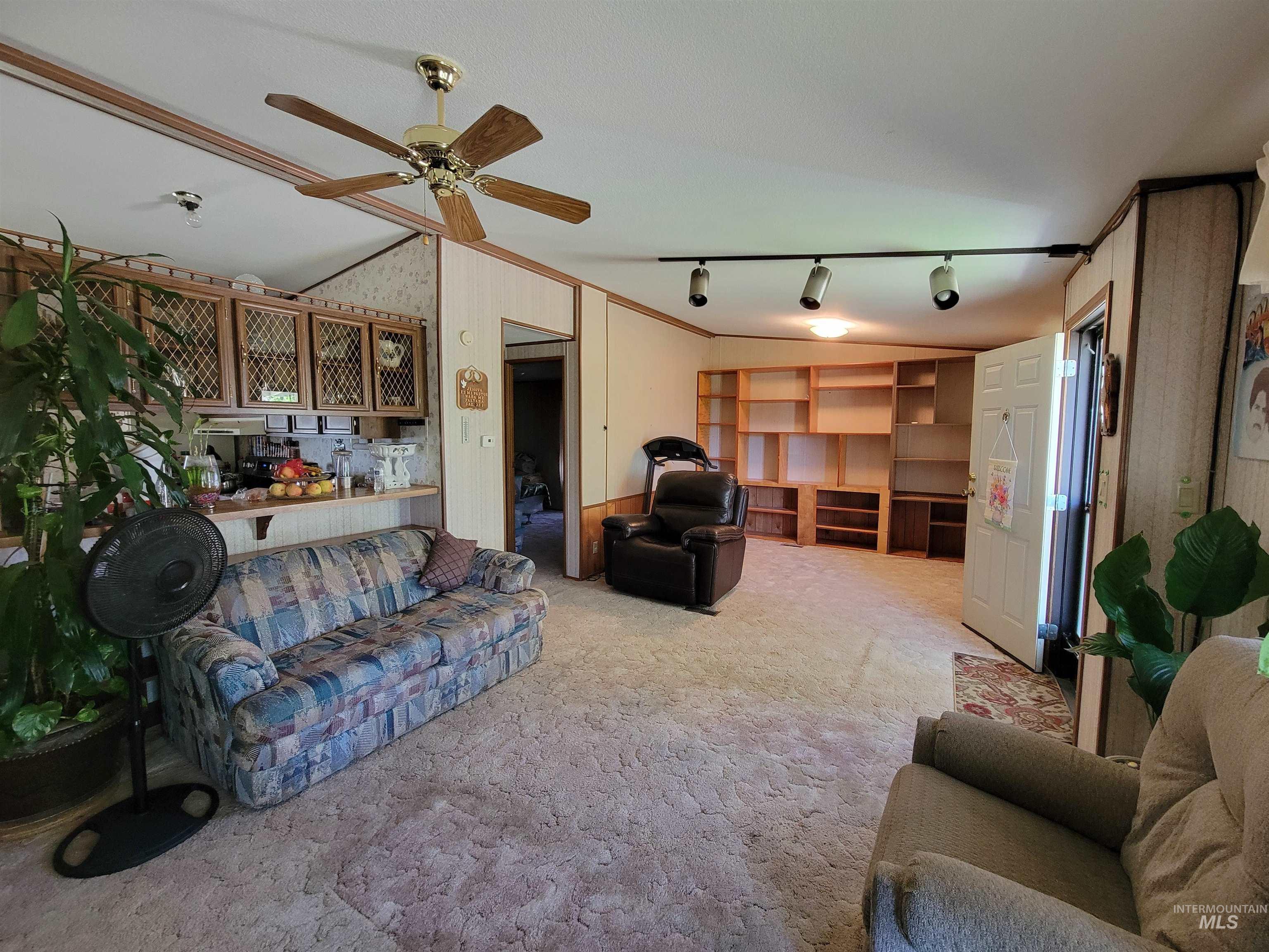 13347 Locust Ln Property Photo 10