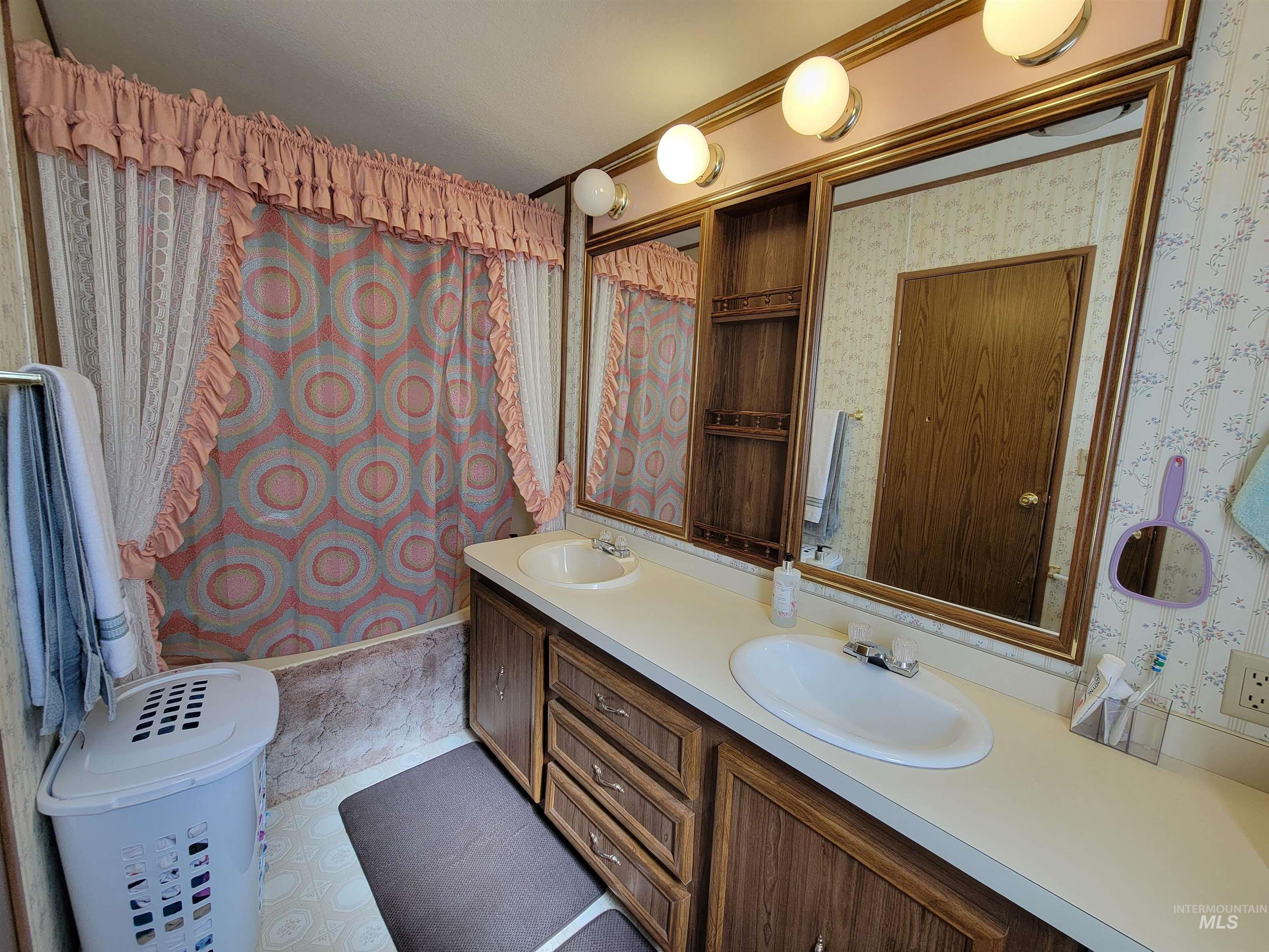 13347 Locust Ln Property Photo 16