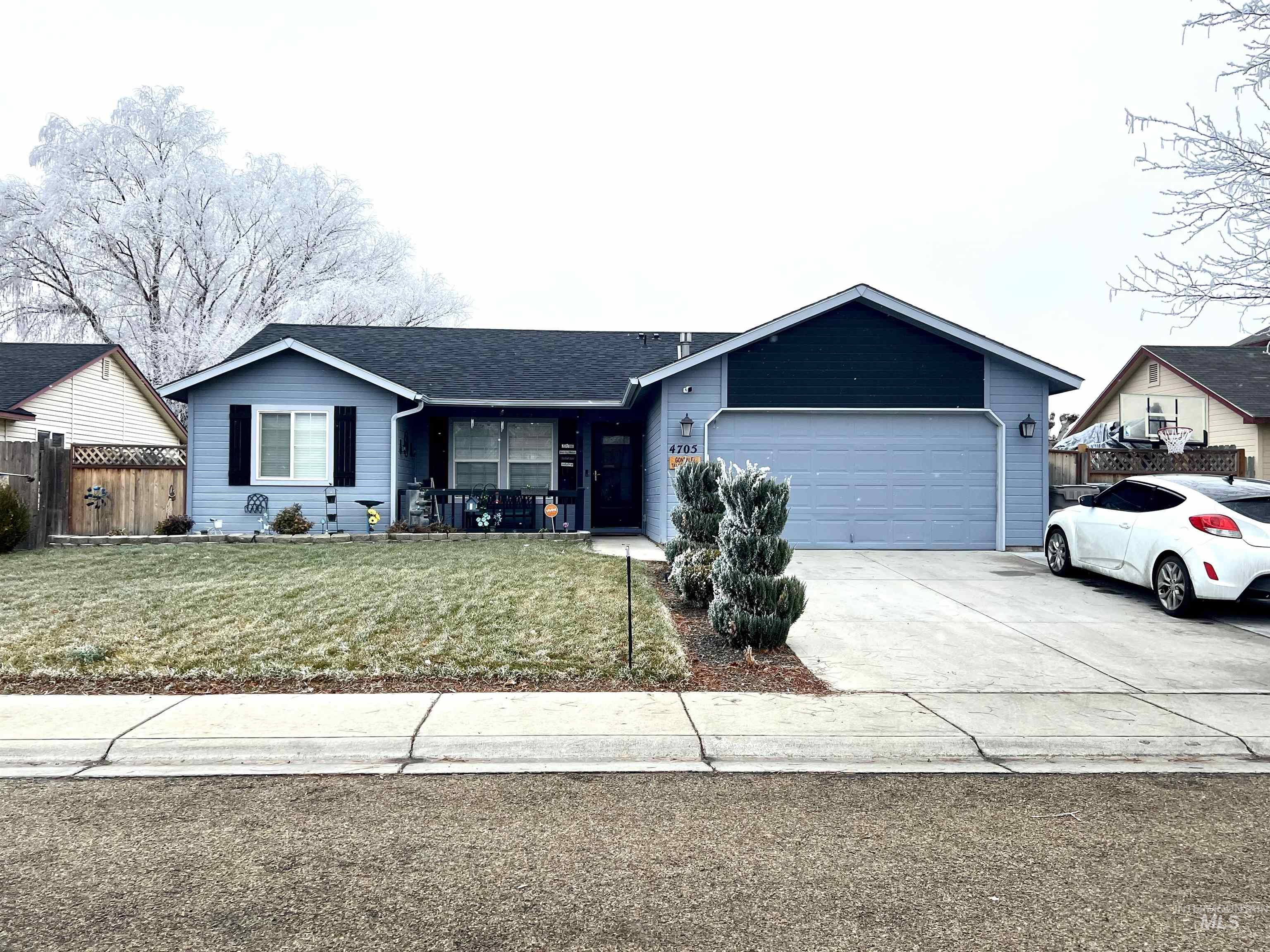 4705 W Settlers Avenue Property Photo 1