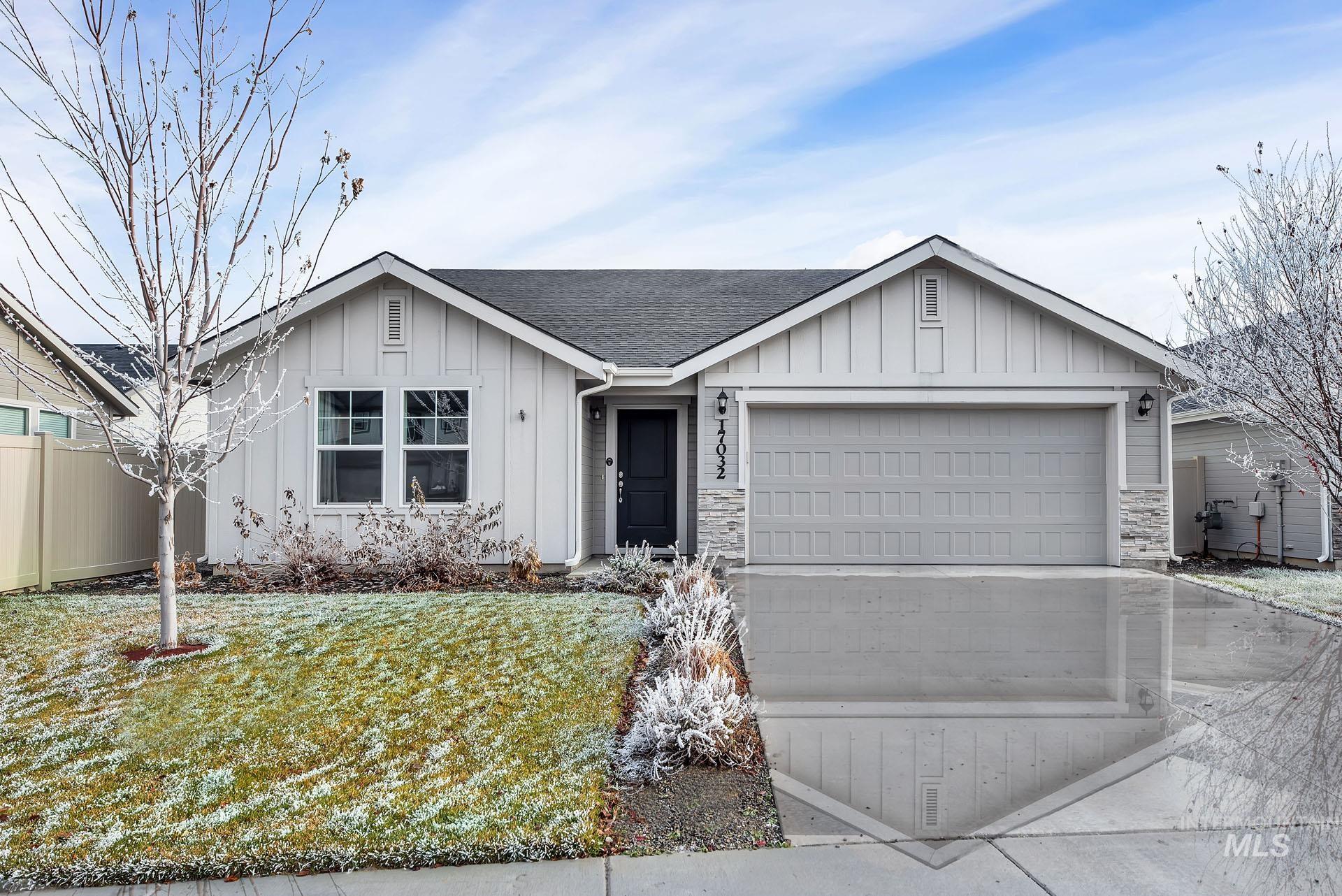 17032 Thomas Paine Way Property Photo 3