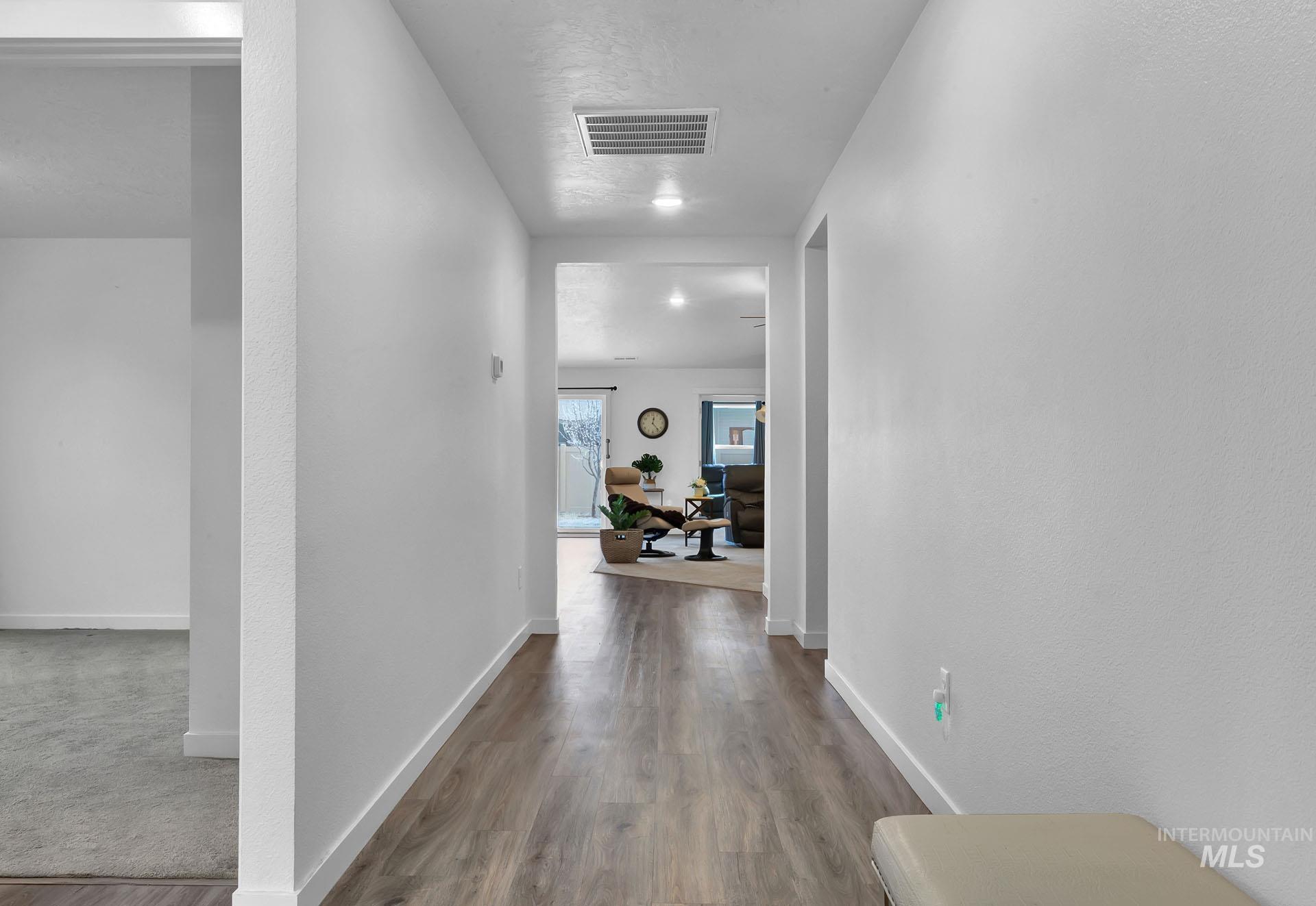 17032 Thomas Paine Way Property Photo 4