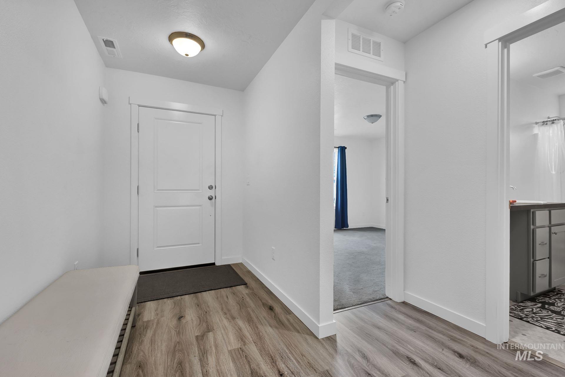 17032 Thomas Paine Way Property Photo 5