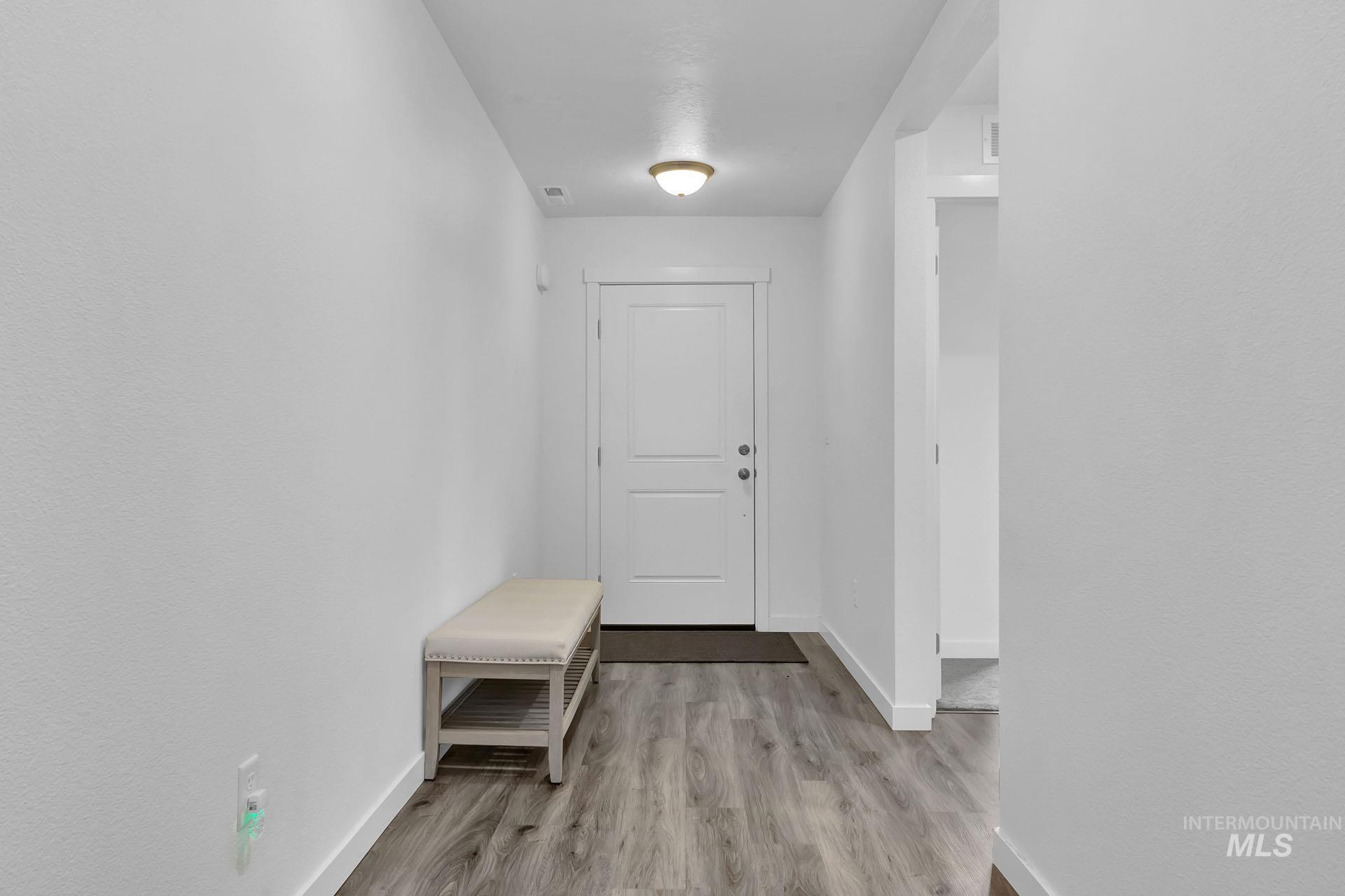 17032 Thomas Paine Way Property Photo 6