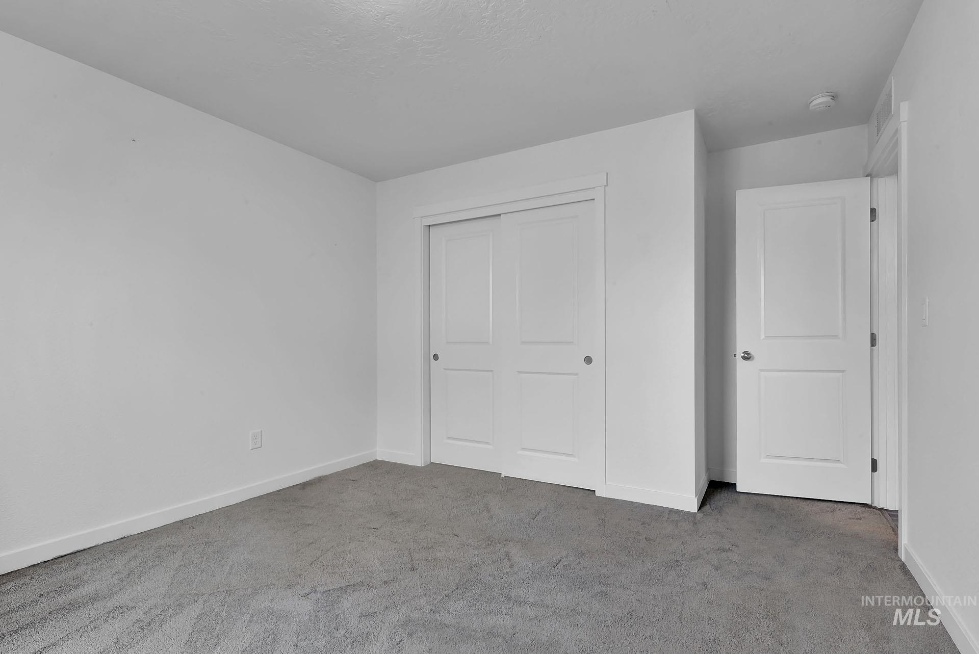 17032 Thomas Paine Way Property Photo 12