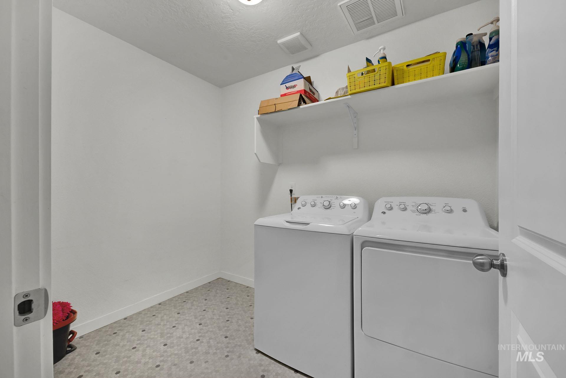 17032 Thomas Paine Way Property Photo 13