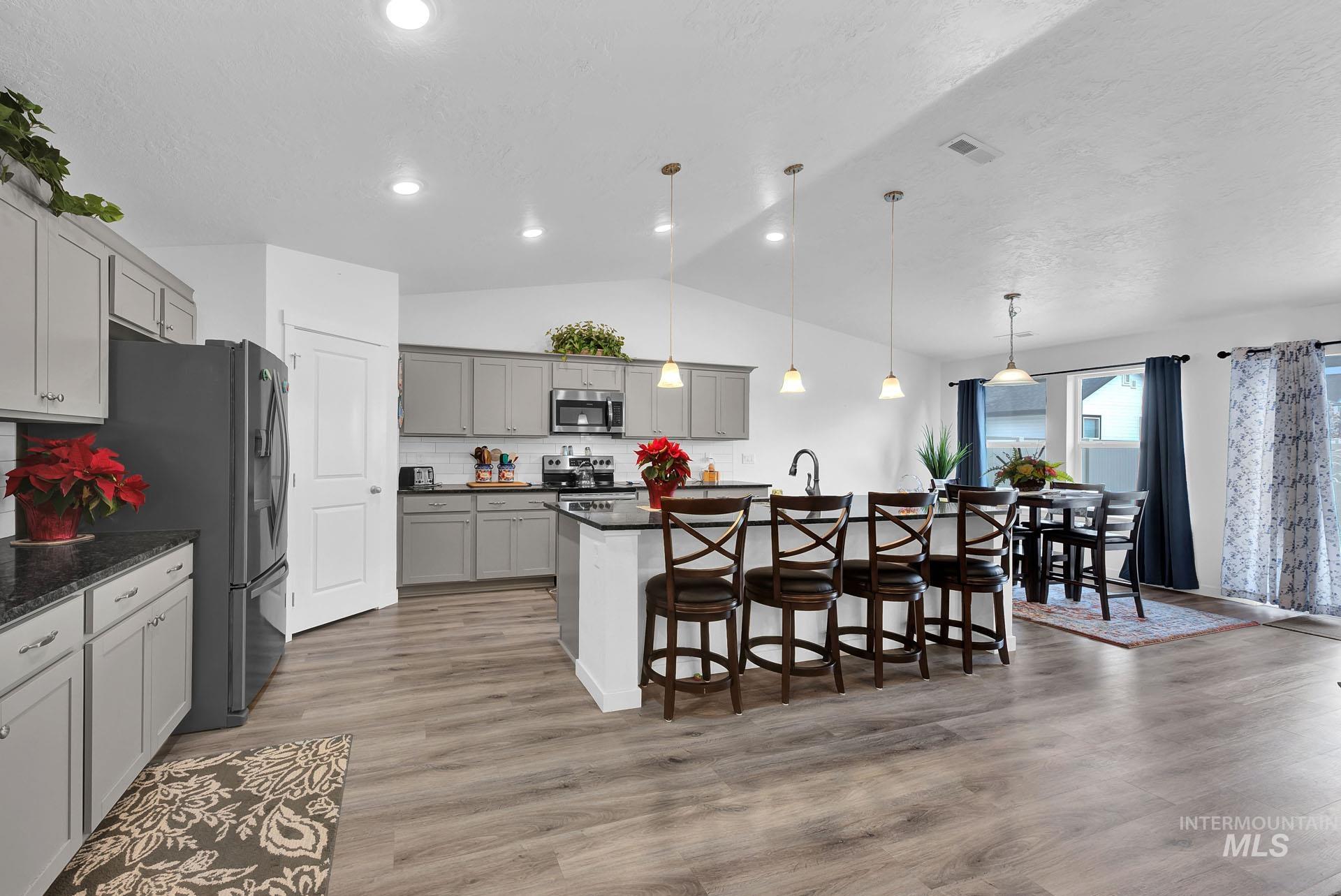 17032 Thomas Paine Way Property Photo 15
