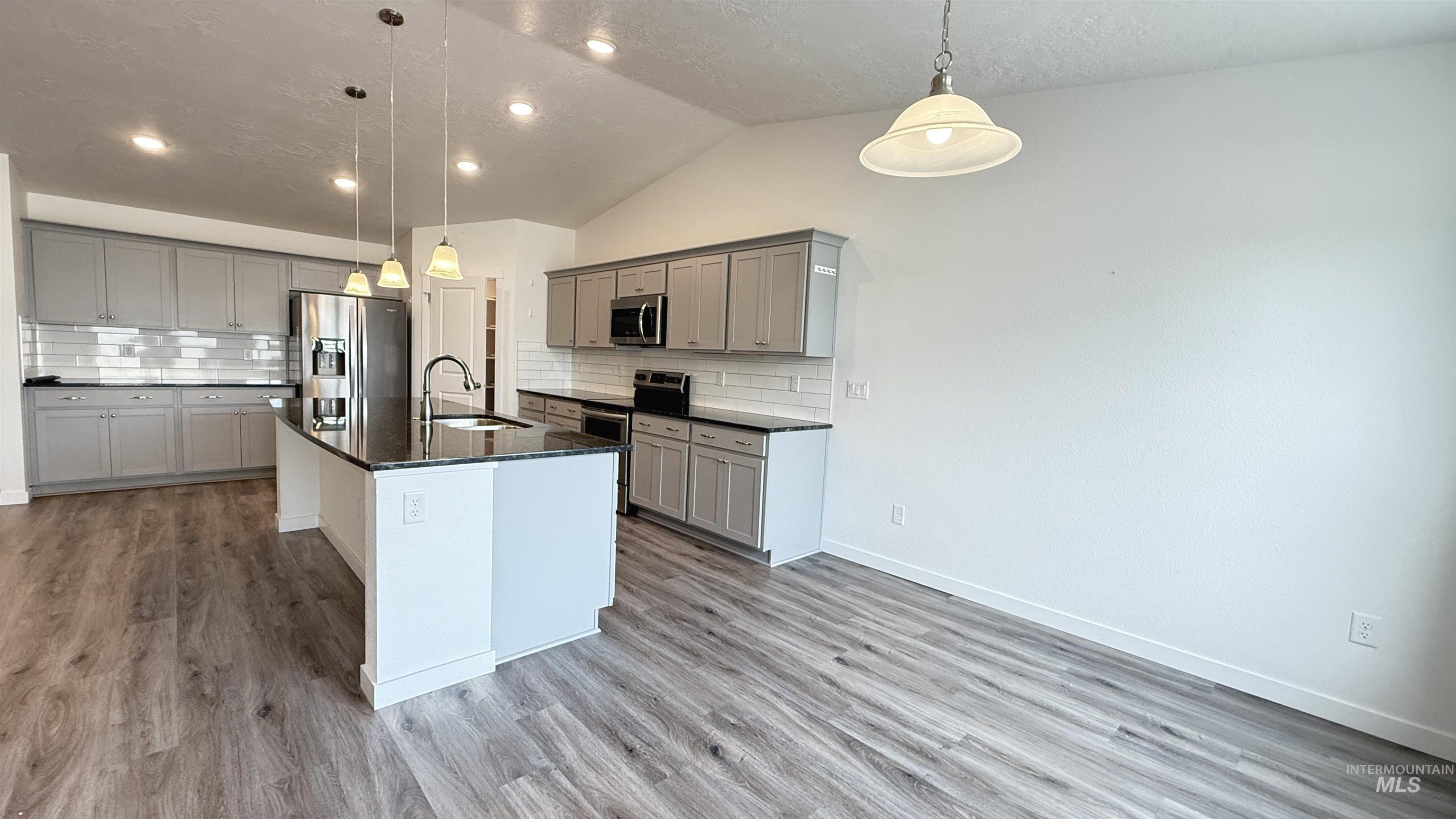 17032 Thomas Paine Way Property Photo 24