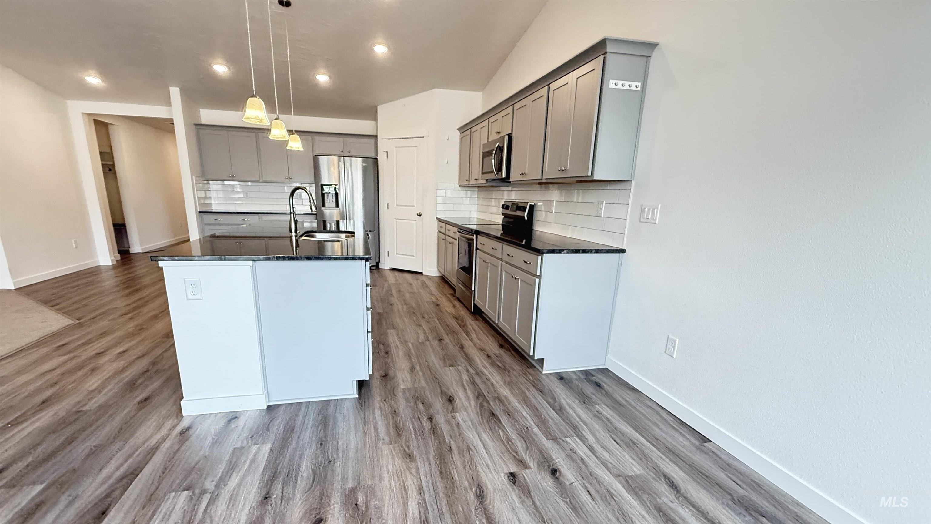 17032 Thomas Paine Way Property Photo 29