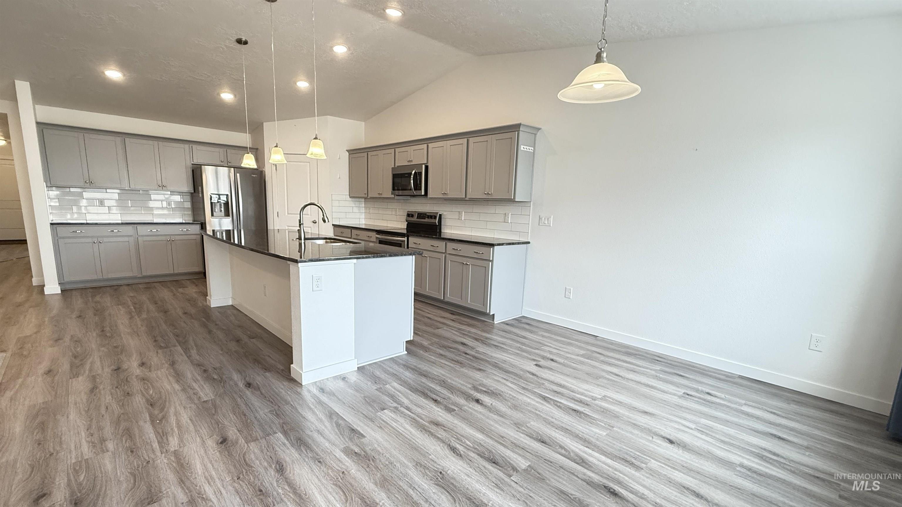 17032 Thomas Paine Way Property Photo 30