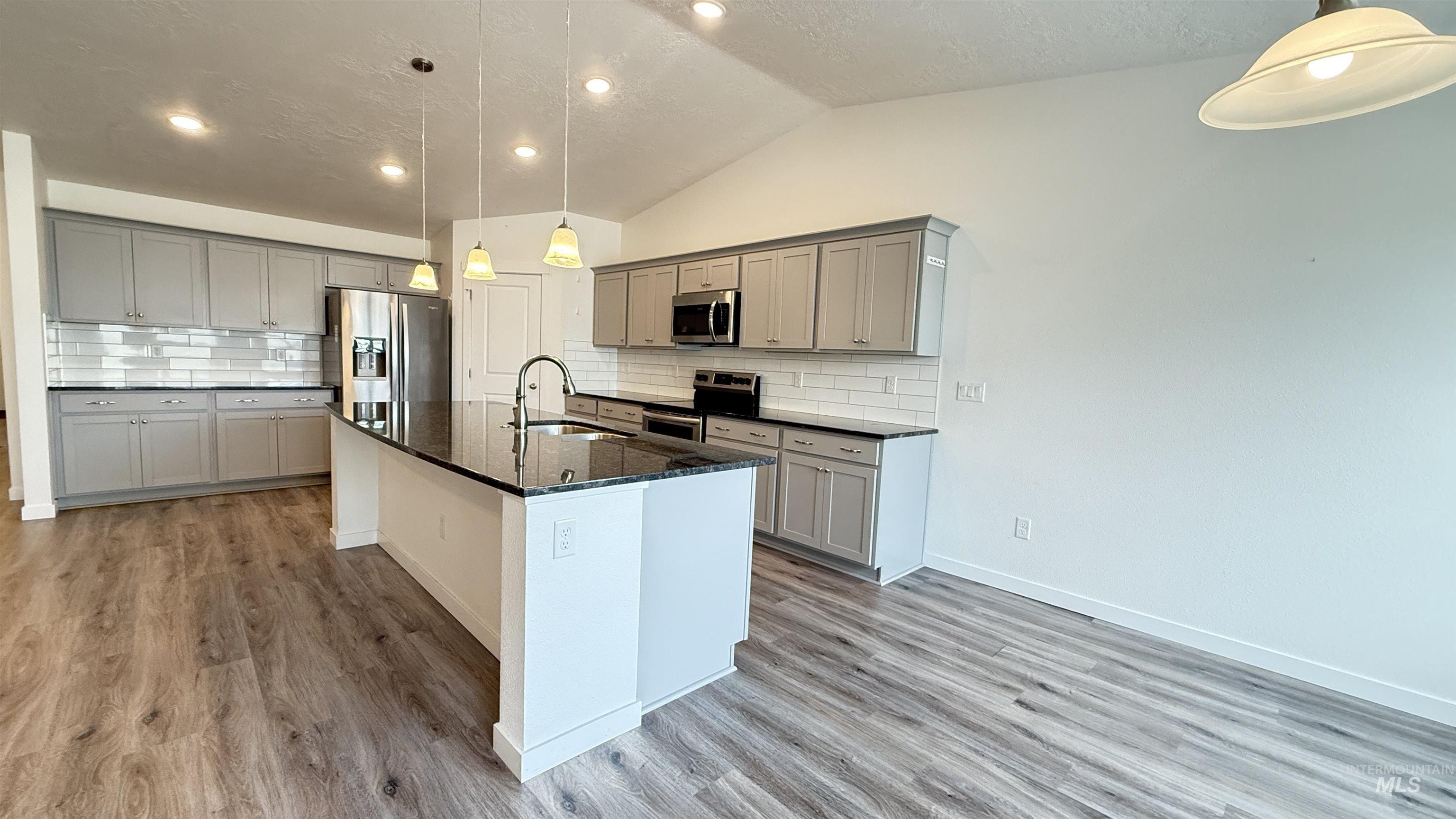 17032 Thomas Paine Way Property Photo 32