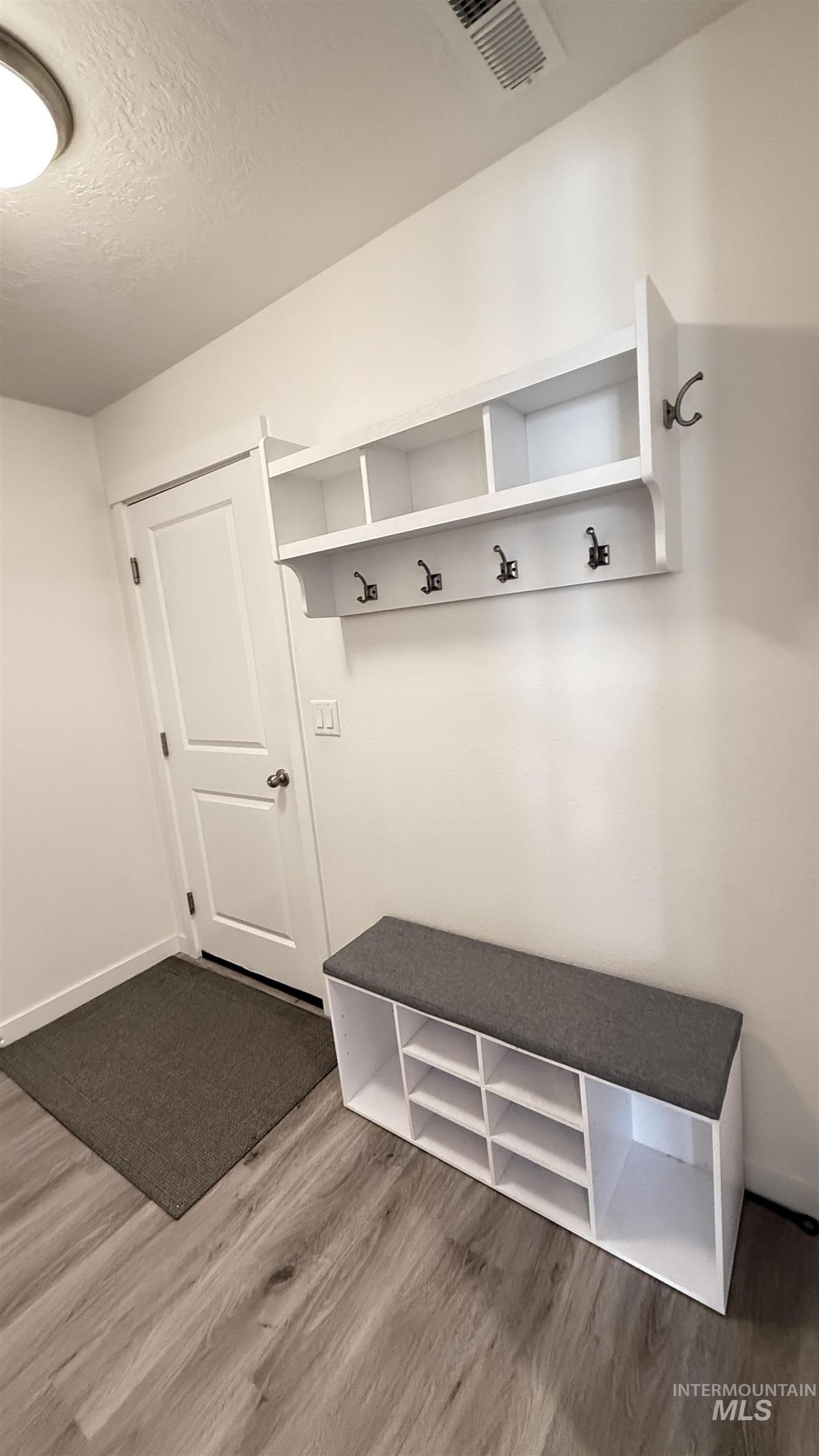 17032 Thomas Paine Way Property Photo 35