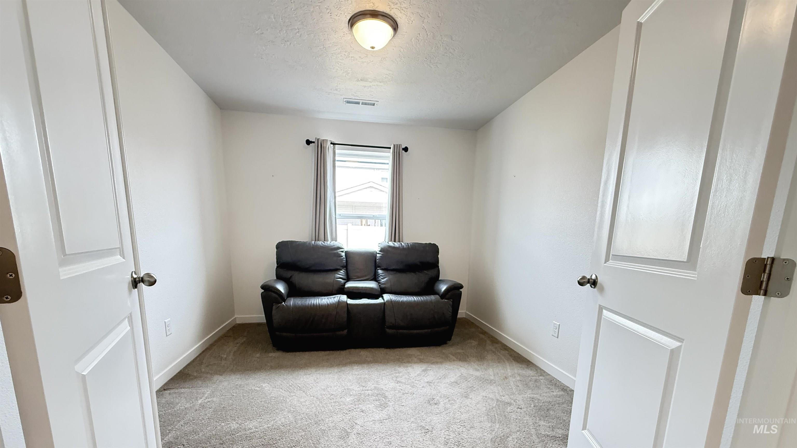 17032 Thomas Paine Way Property Photo 39