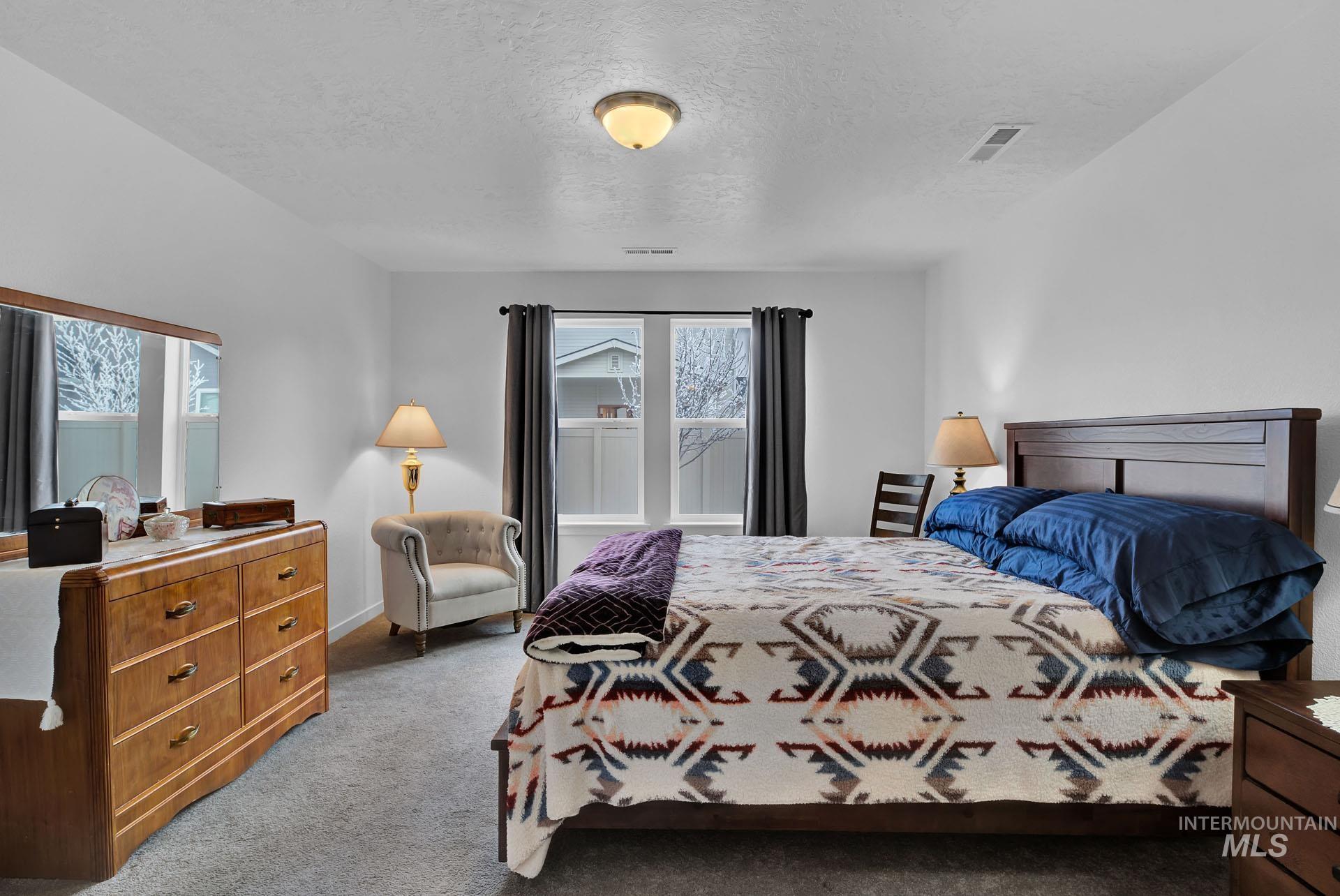 17032 Thomas Paine Way Property Photo 44