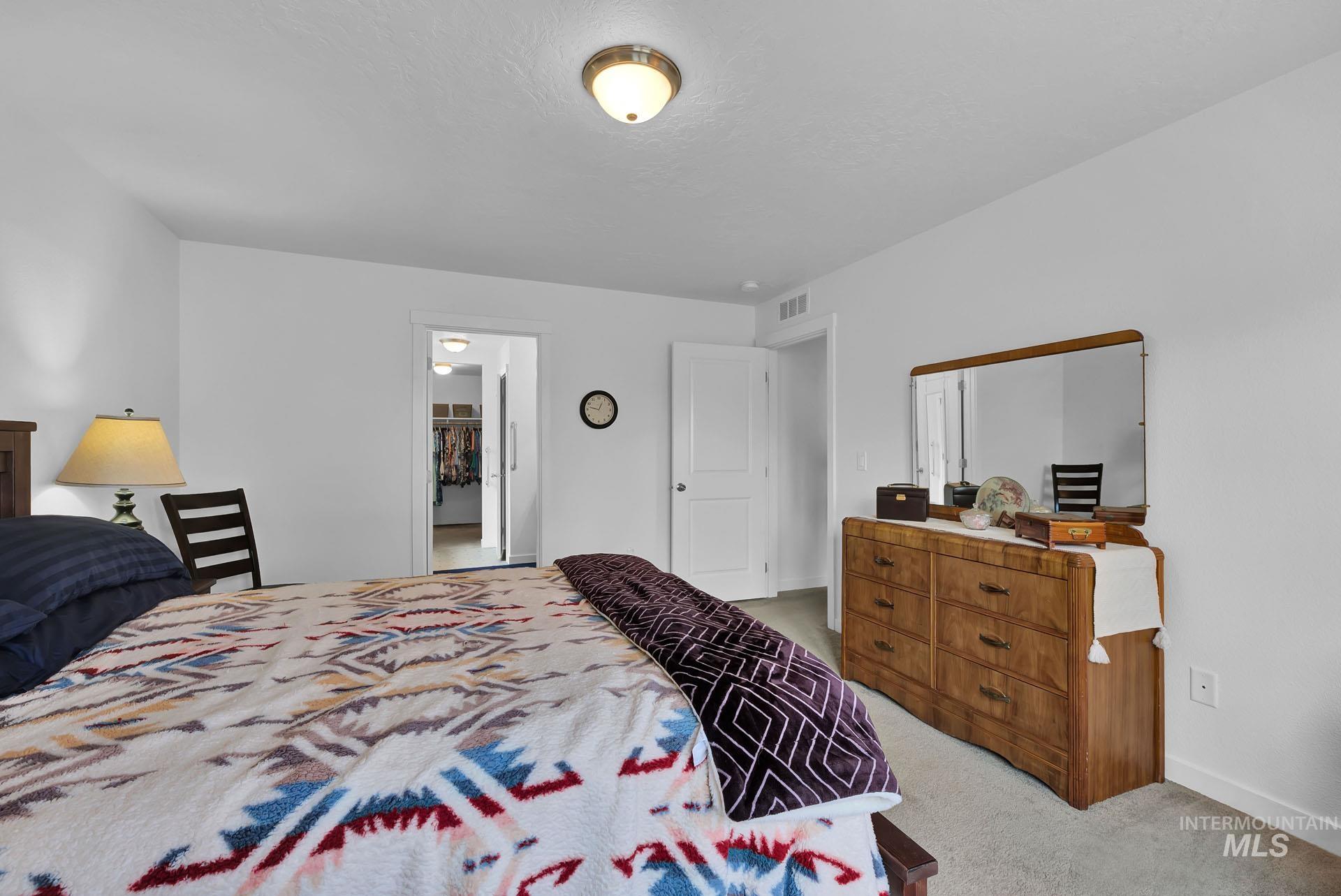 17032 Thomas Paine Way Property Photo 45